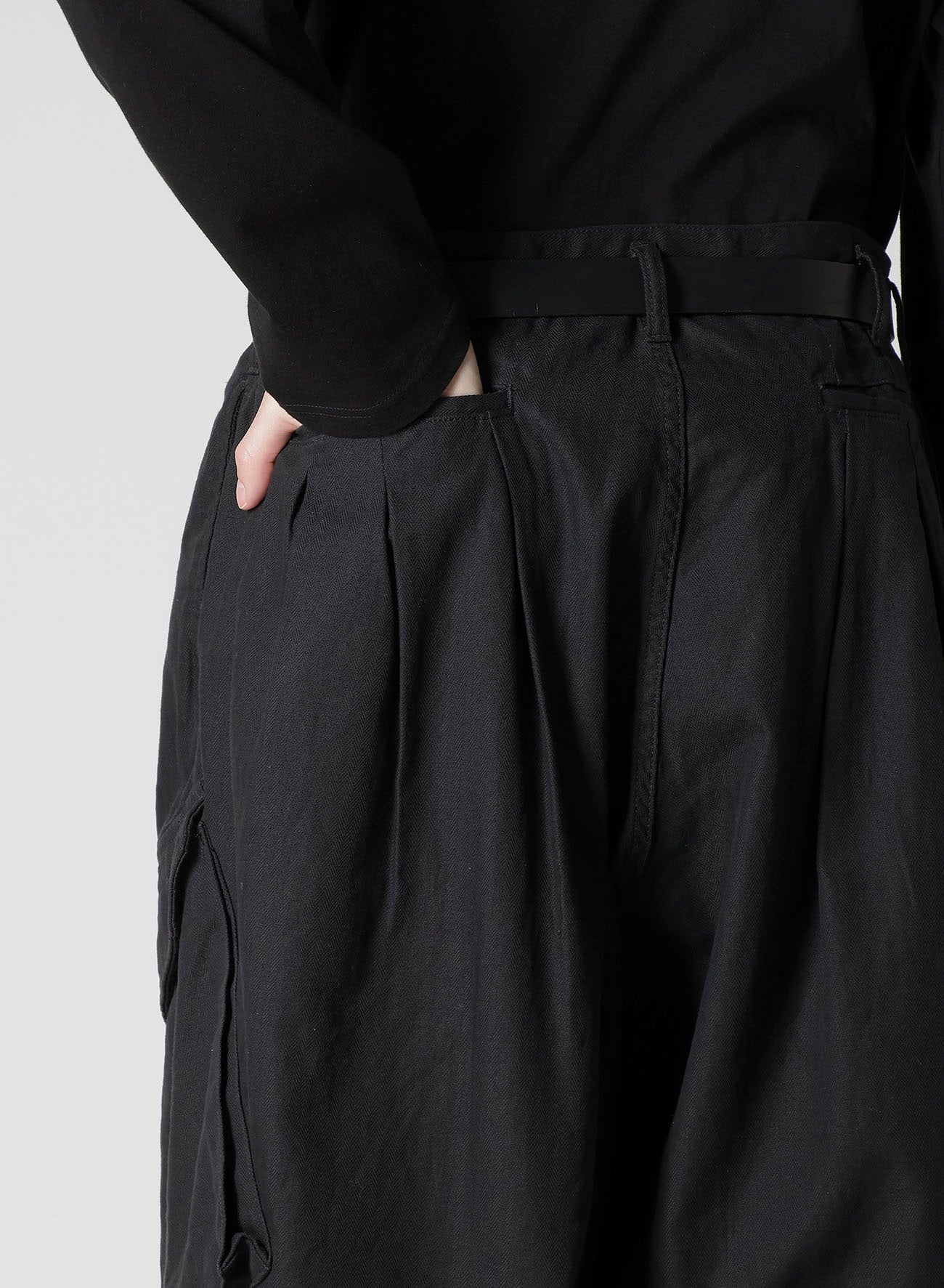 BLACK SCANDAL HERRINGBONE 12TUCK WORK PANTS