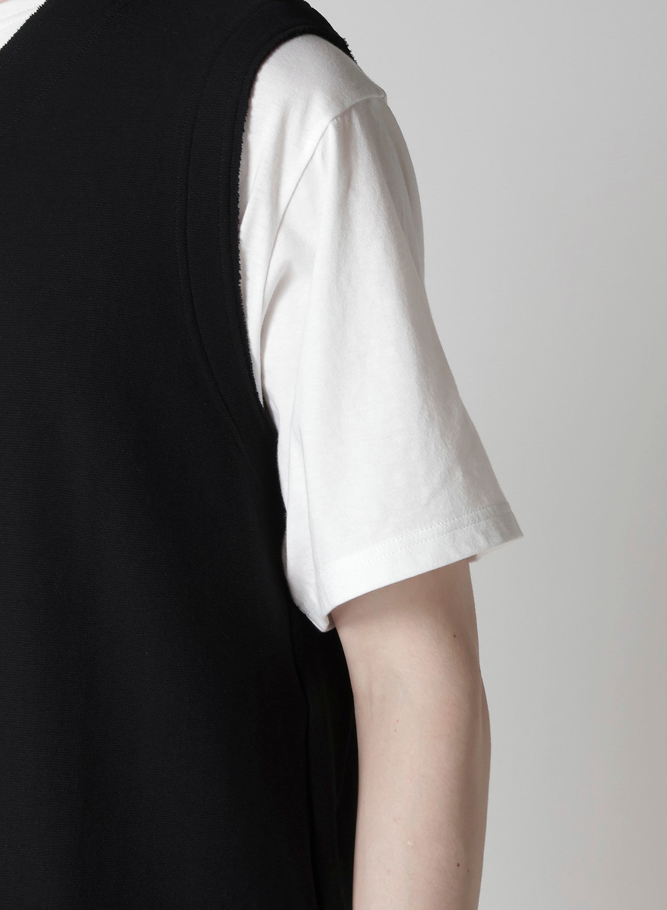 PURL STITCH RAW EDGE VEST