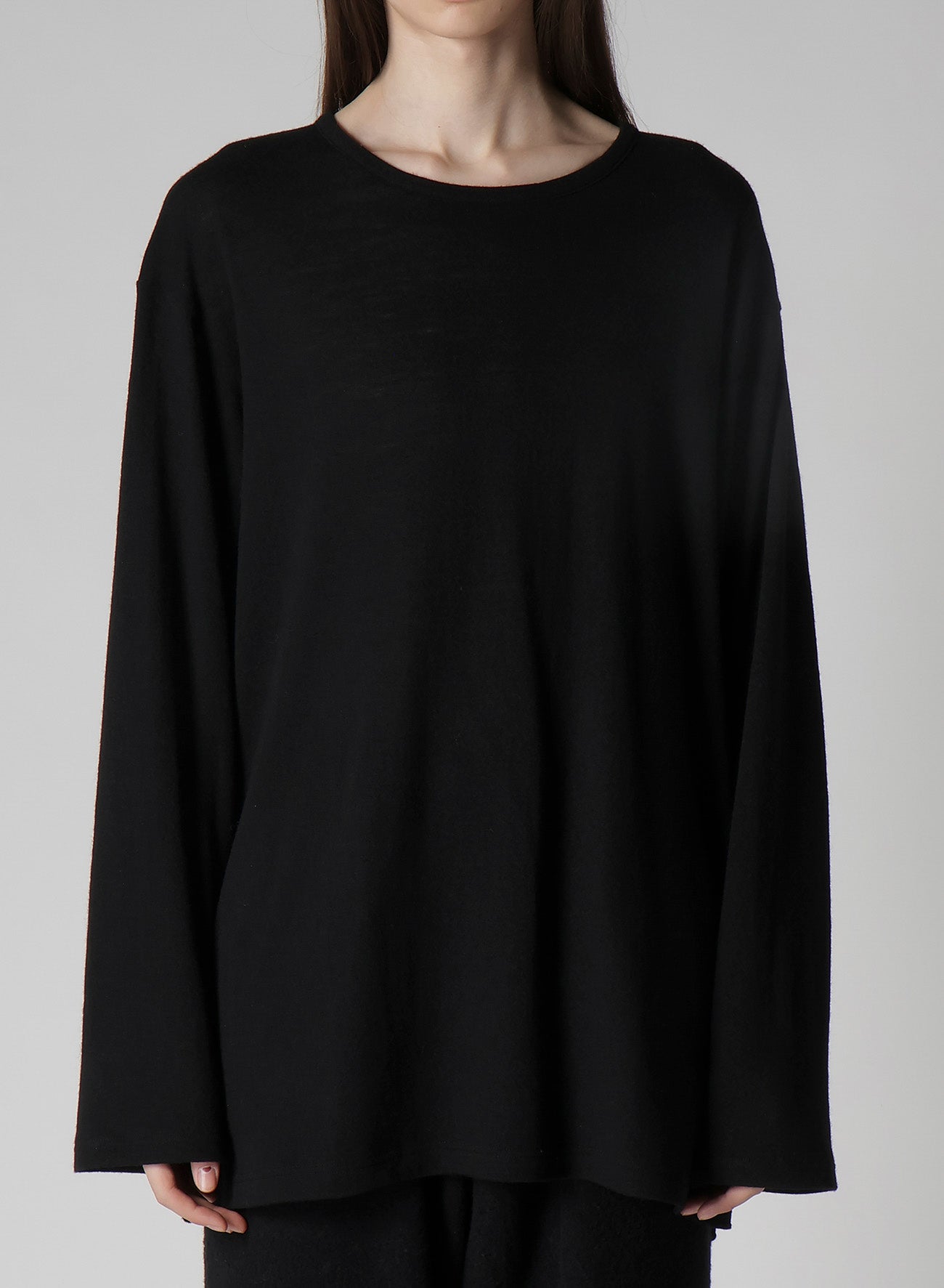 MILLING WOOL SIDE SLIT ROUND NECK LONG SLV T