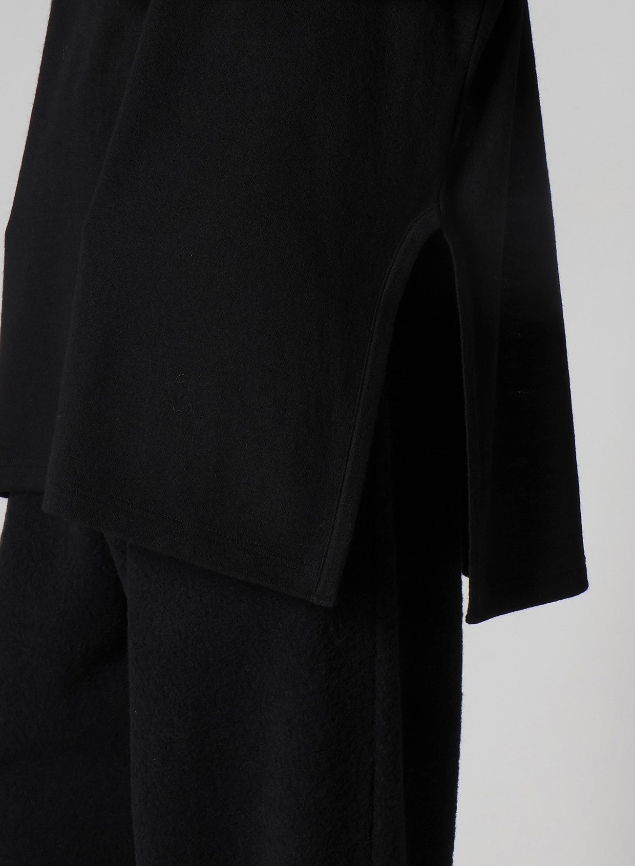 MILLING WOOL SIDE SLIT ROUND NECK LONG SLV T