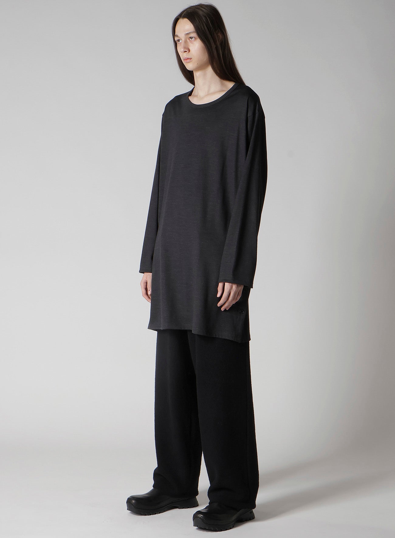 WOOL SINGLE JERSEY SIDE SLIT BUTTON DETAIL T