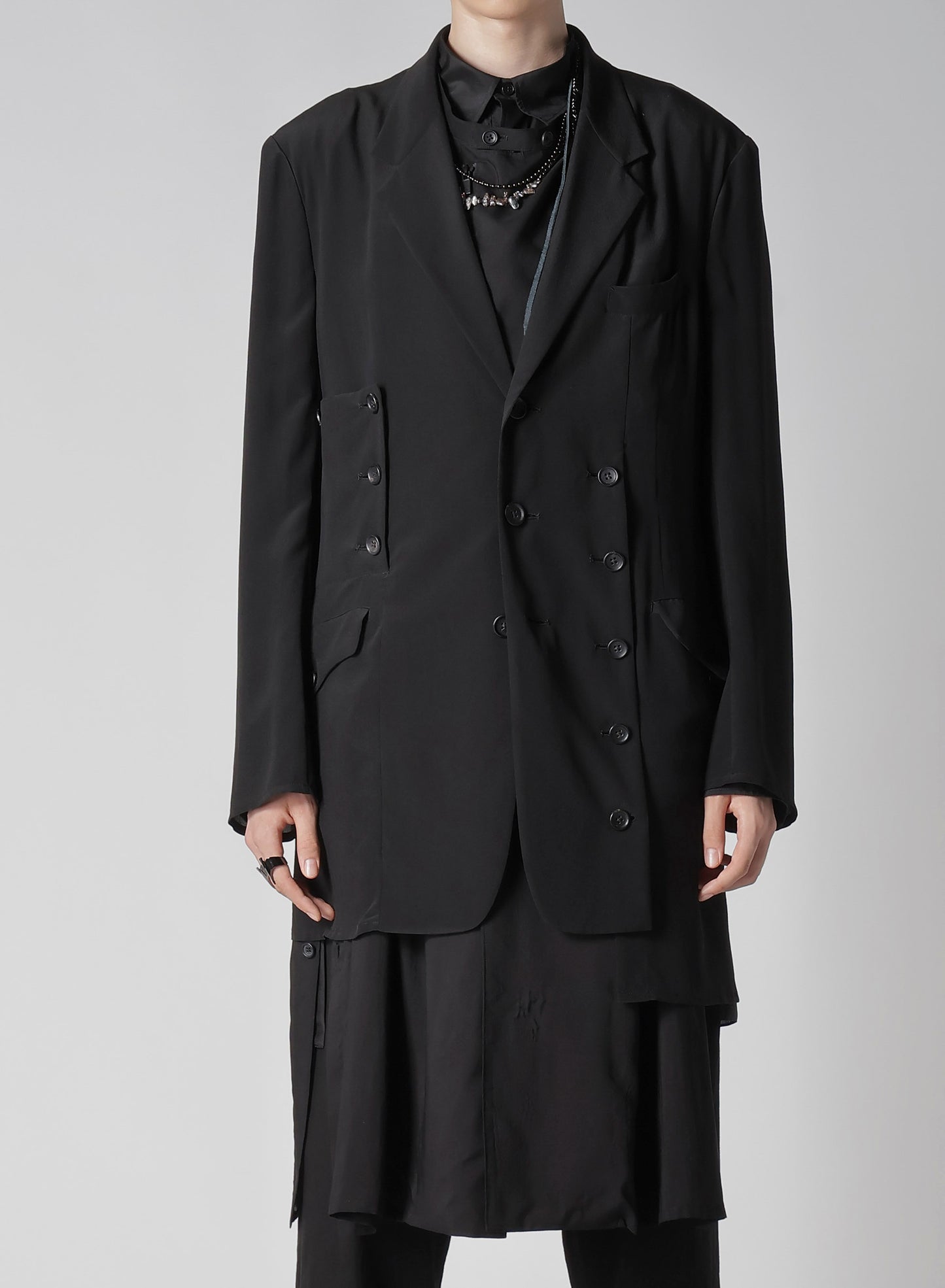 12M SILK DECINE ASYMMETRY BUTTON DETAIL JACKET