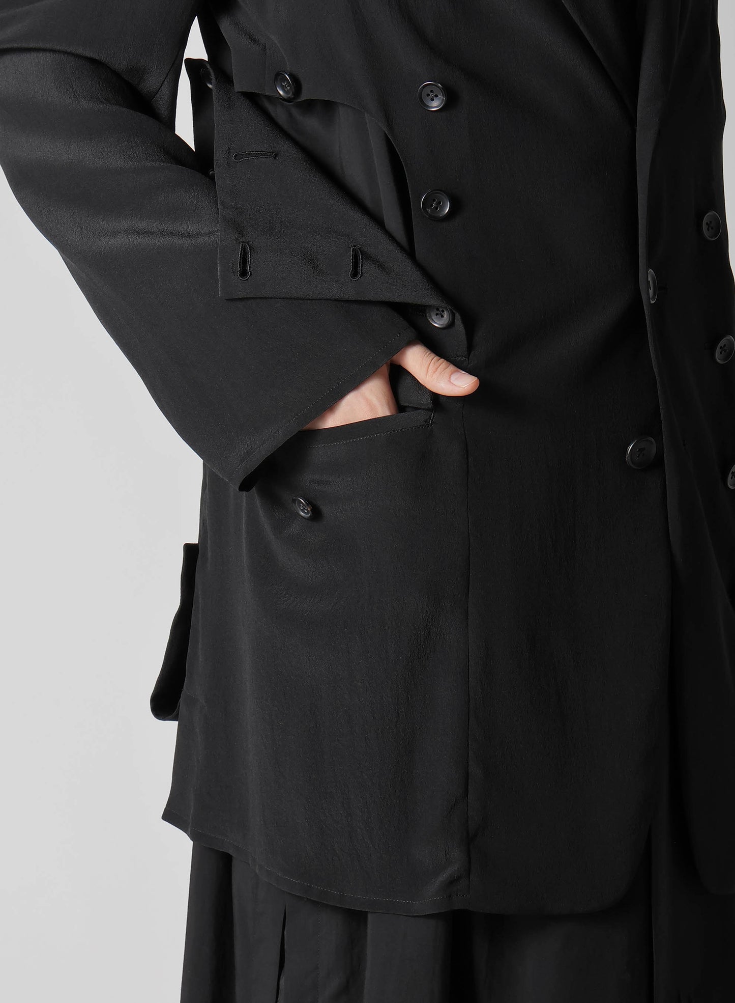 12M SILK DECINE ASYMMETRY BUTTON DETAIL JACKET