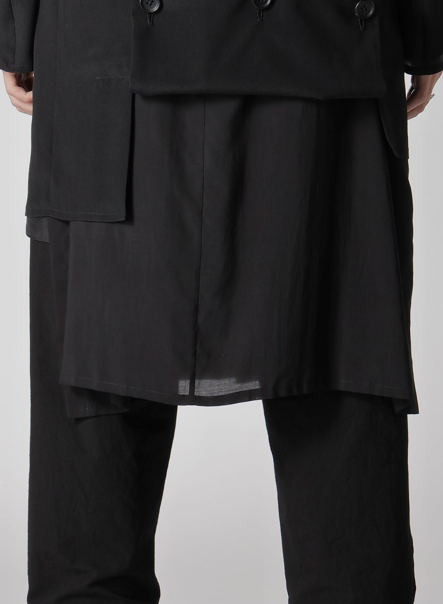 12M SILK DECINE ASYMMETRY BUTTON DETAIL JACKET