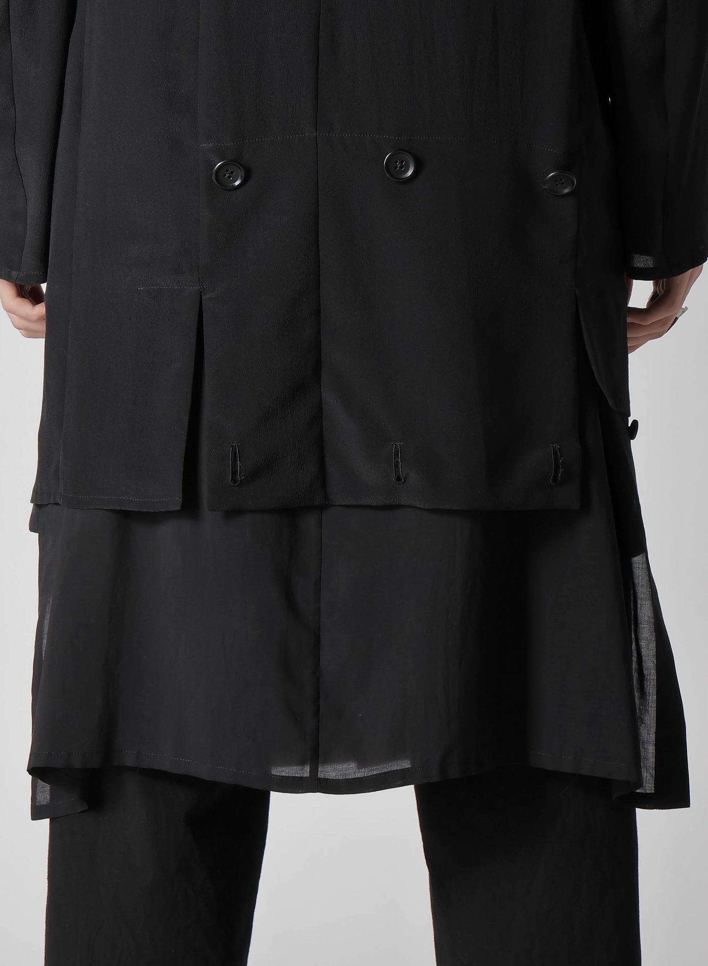 12M SILK DECINE ASYMMETRY BUTTON DETAIL JACKET