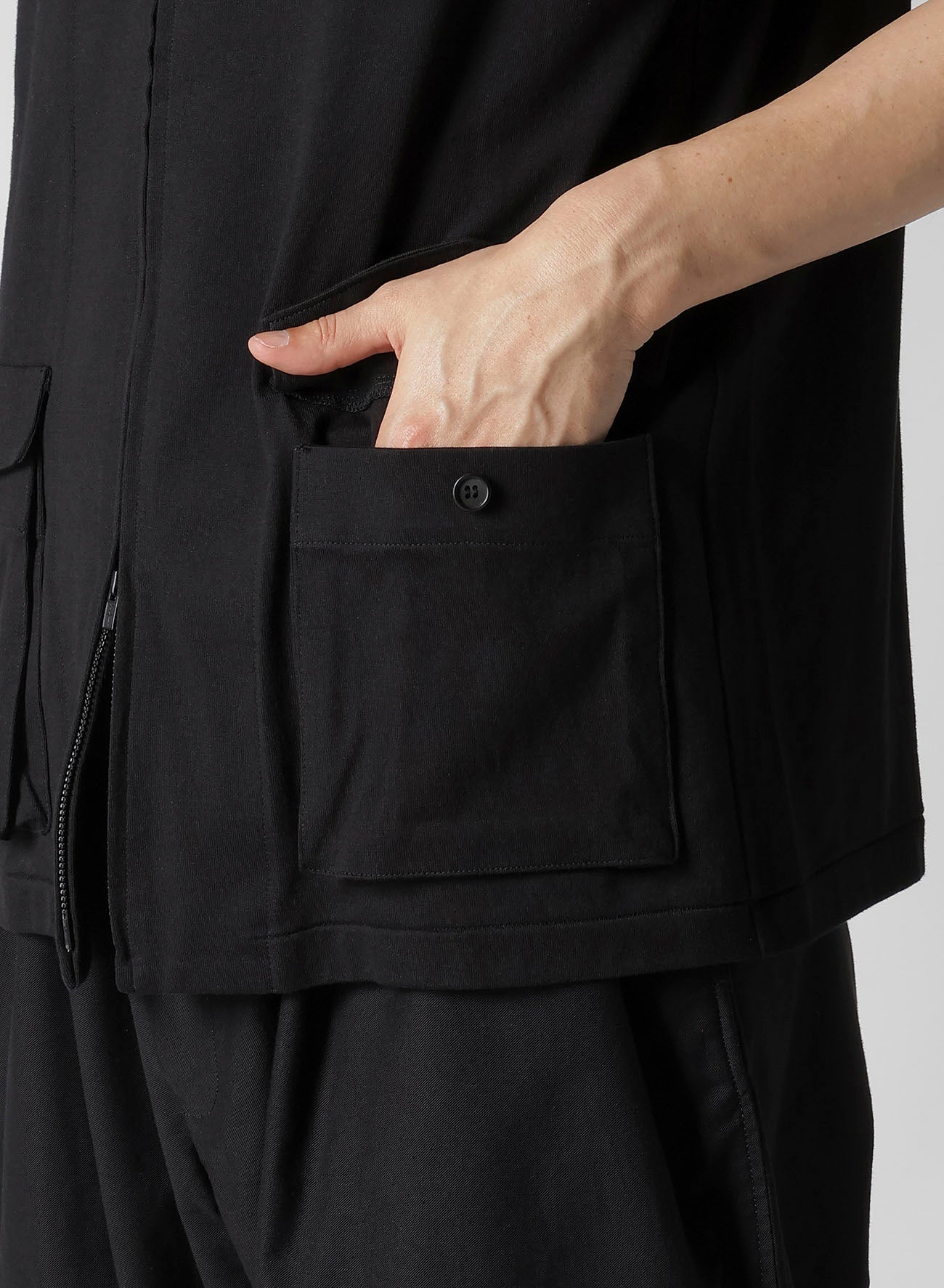 REGULATION JERSEY HOODED ZIPPER VEST