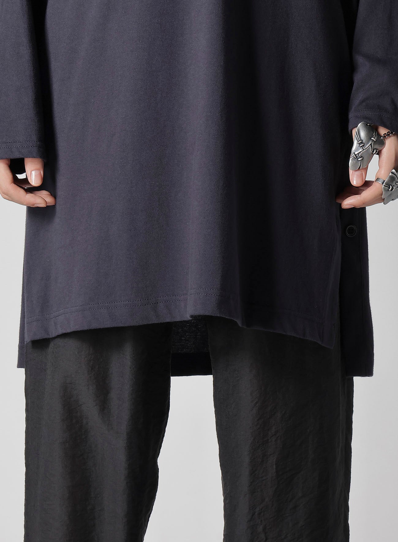 COMBED SINGLE JERSEY SINGLE BUTTON HENRY NECK LS T