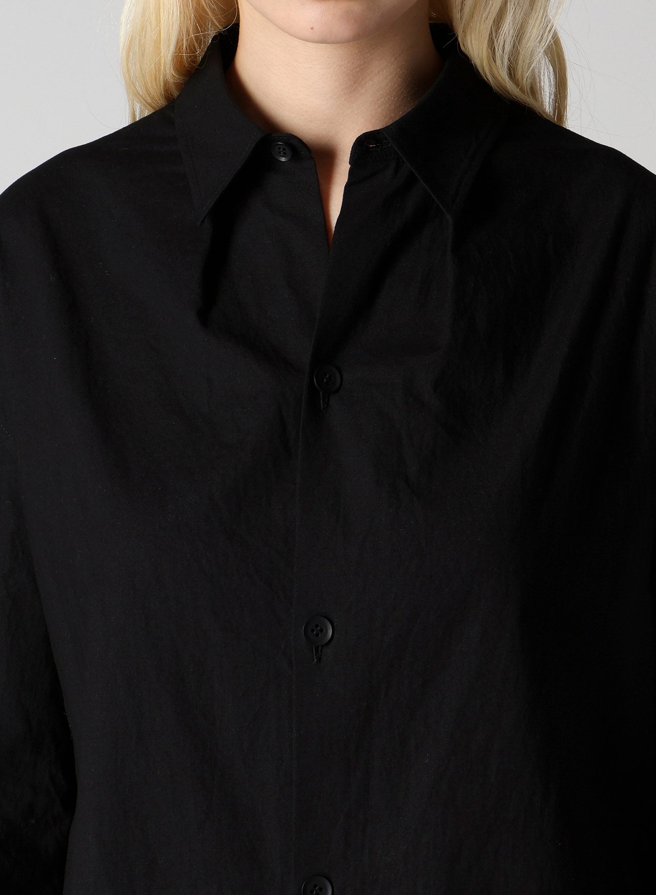 LIGHT POPLIN NECK TUCK SHIRT