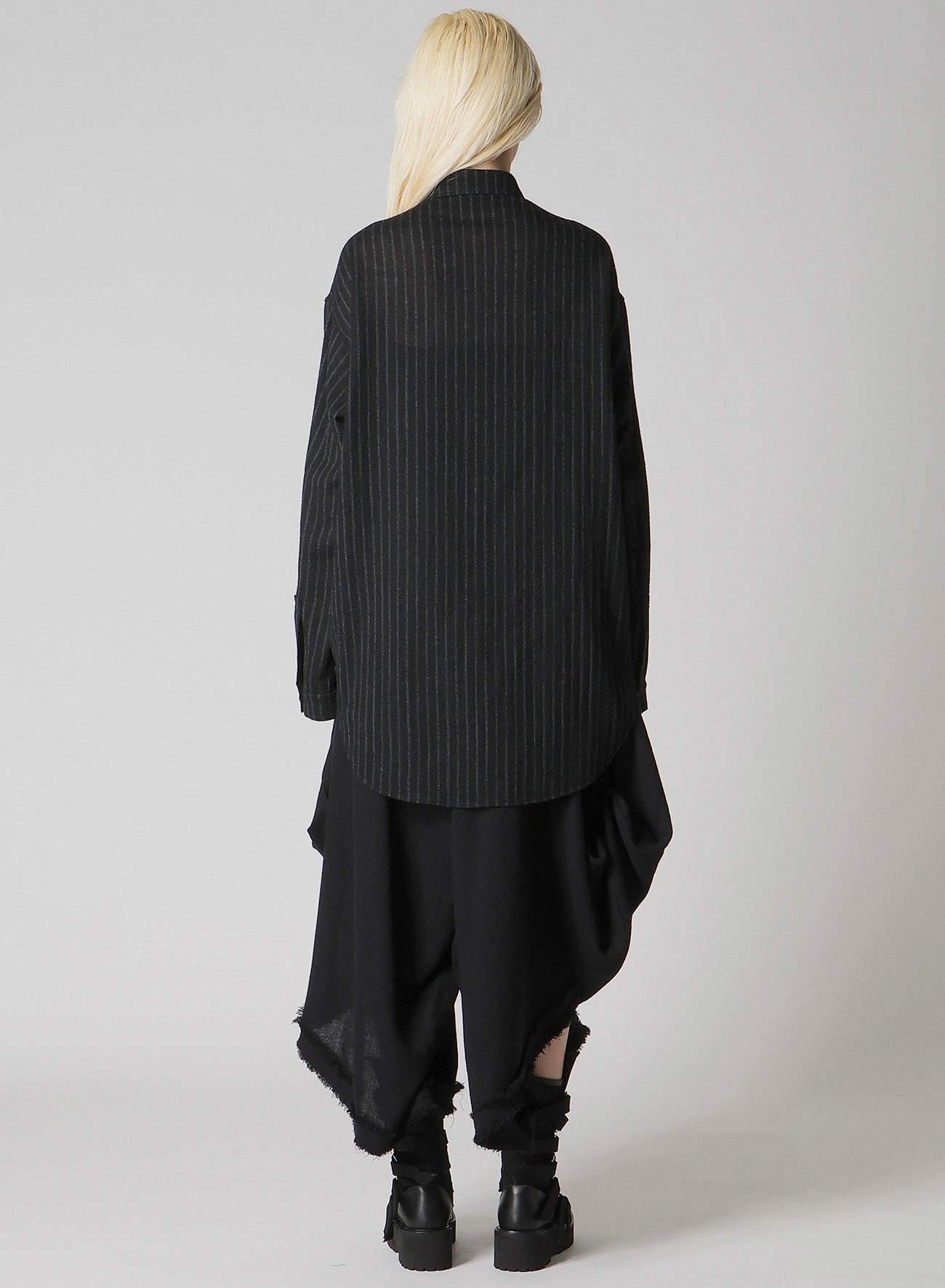 STRIPE GAUZE NECK TUCK SHIRT