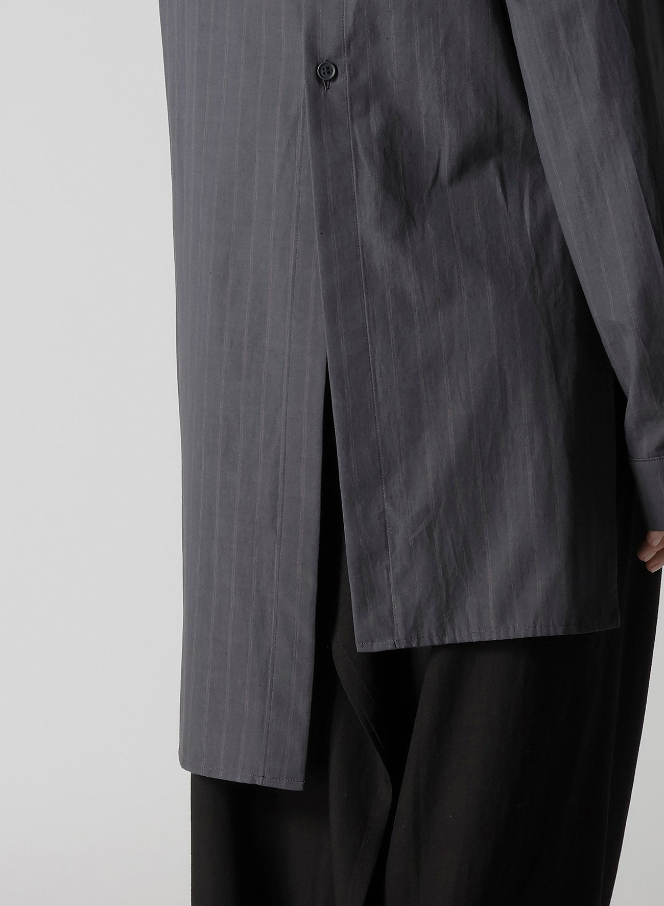 GREY STRIPE BACK SLIT SHIRT