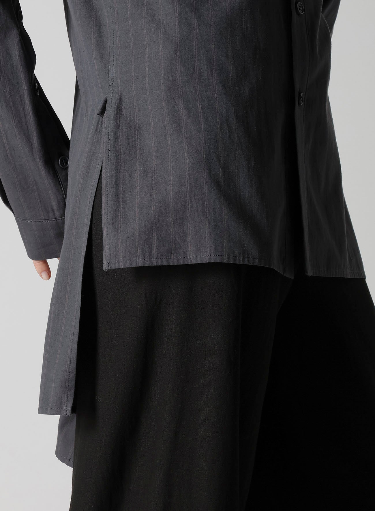 GREY STRIPE BACK SLIT SHIRT