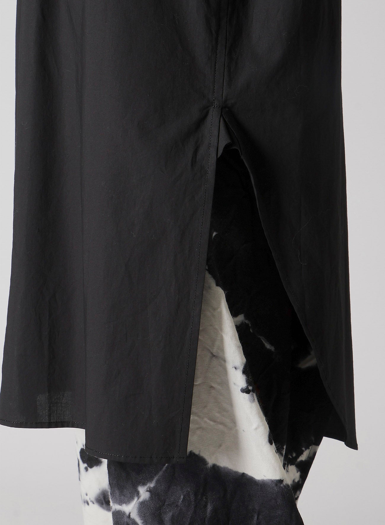 TYPEWRITER SHOULDER TOP TUCK SHIRT