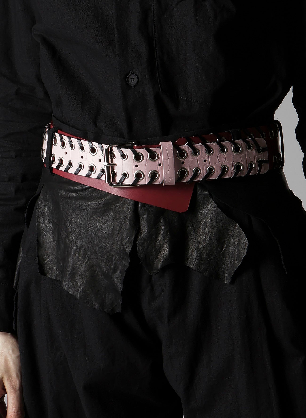 KIP+ CROCODILE LEATHER CODE LOOP EYELET BELT