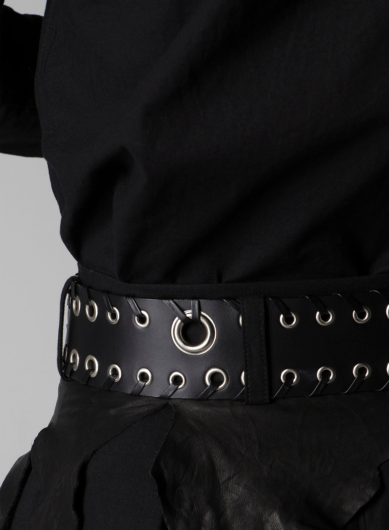 KIP+ CROCODILE LEATHER CODE LOOP EYELET BELT