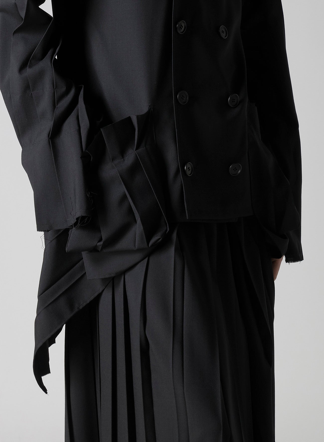 TROPICAL PLEATS SLEEVE JACKET