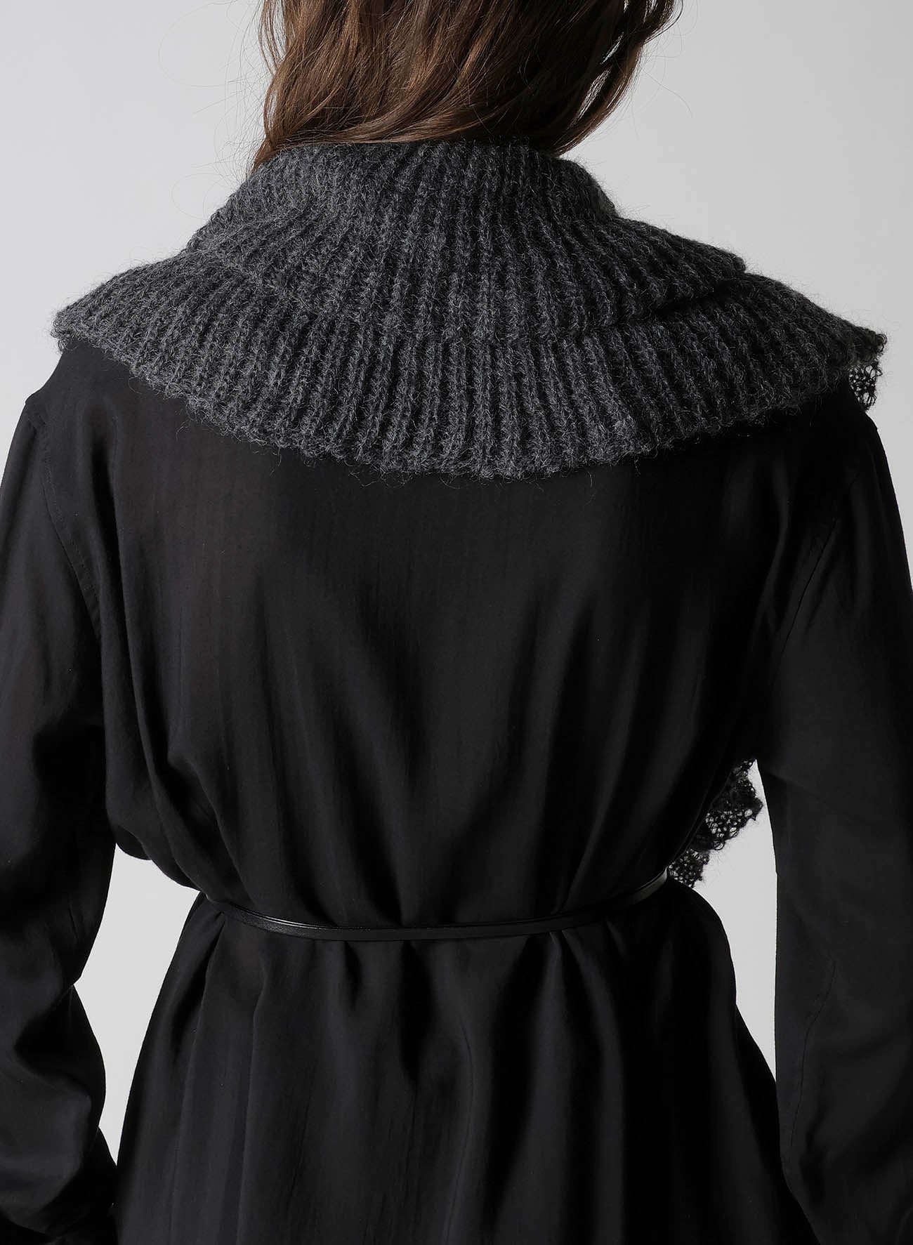 LOOSE TENTION RIB FLUFFY FRILLED SCARF