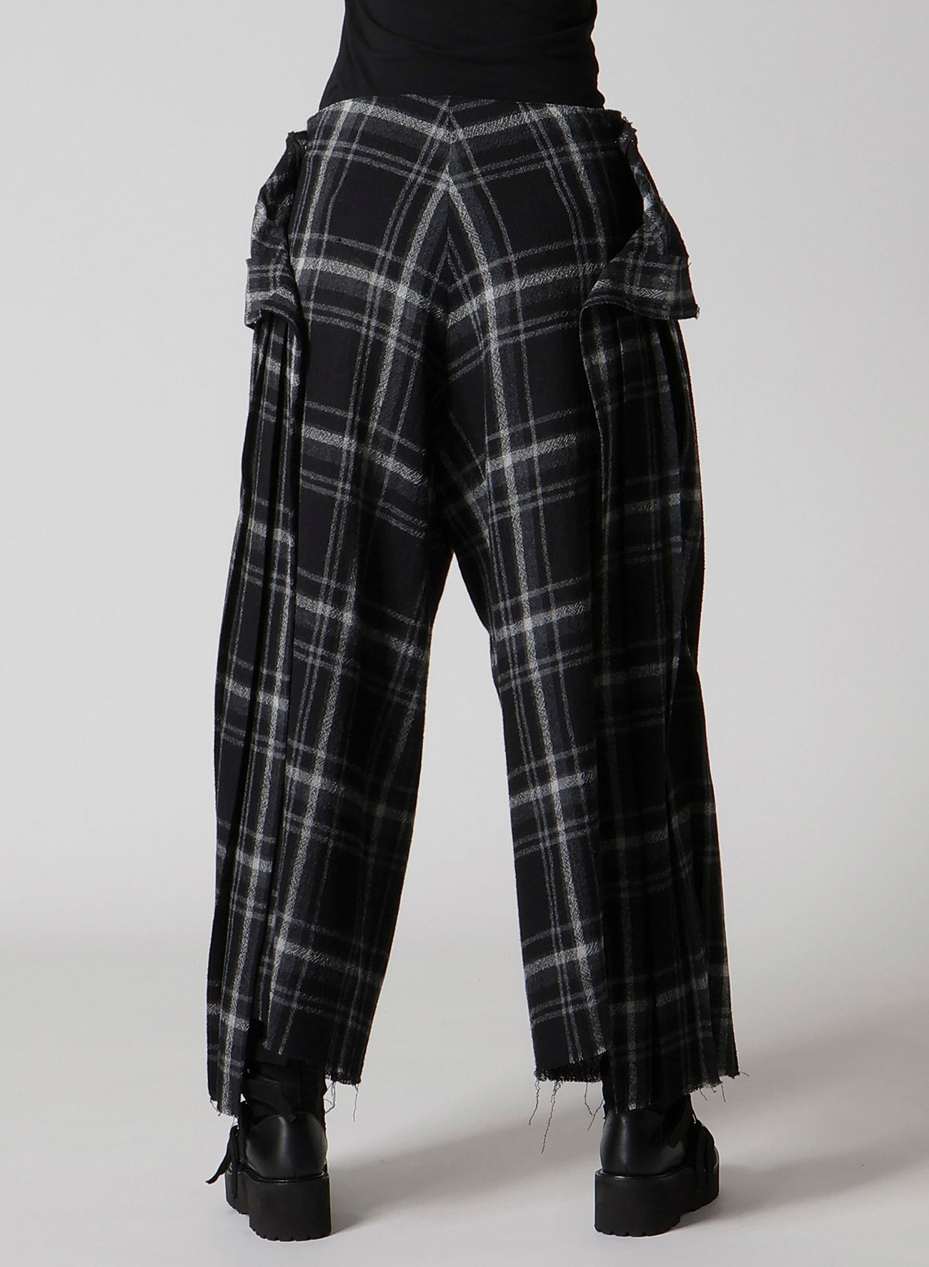 PLAID PATTERN PLEATS PANTS