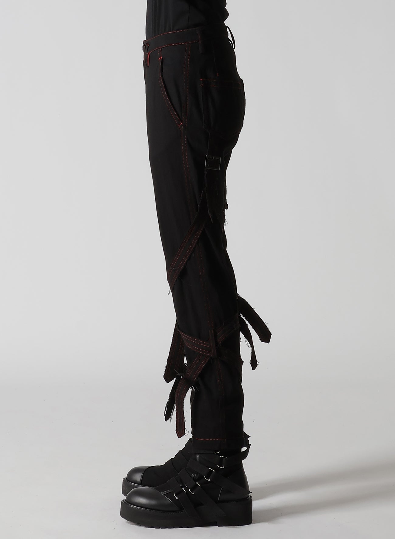 BLACK DENIM BELTED PANTS