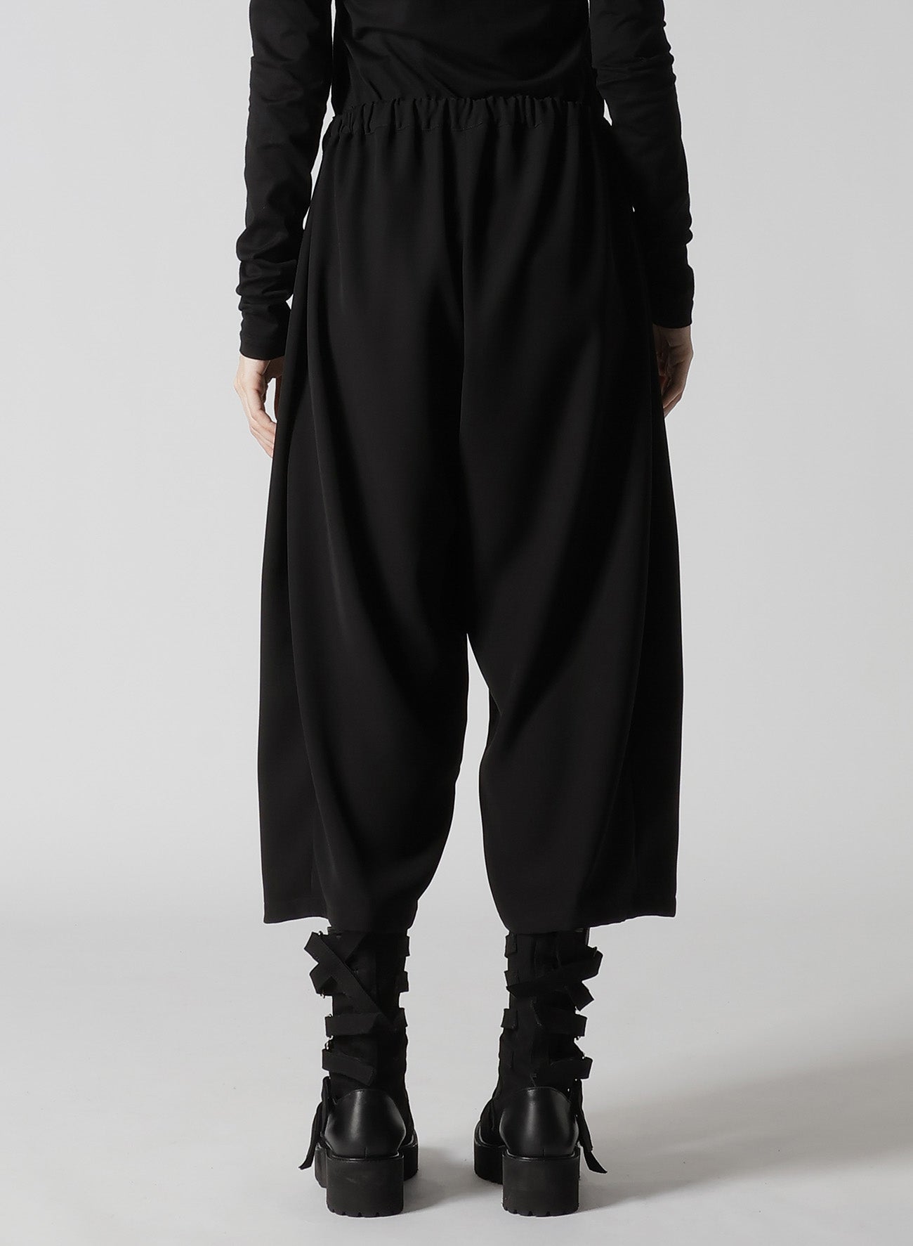 DOUBLE SATIN CROPED PANTS