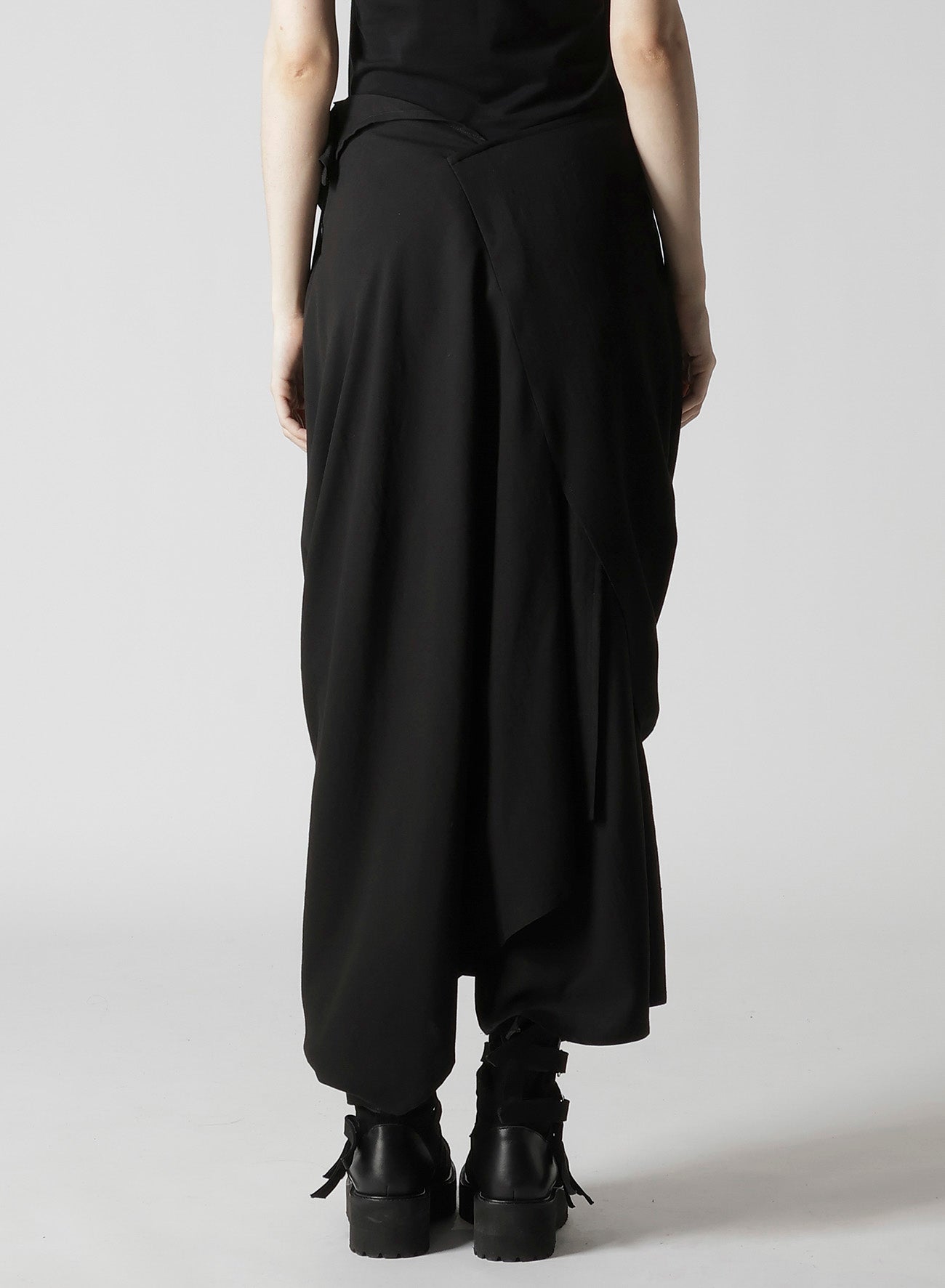 MILLED GABARDINE TWIST SKIRT