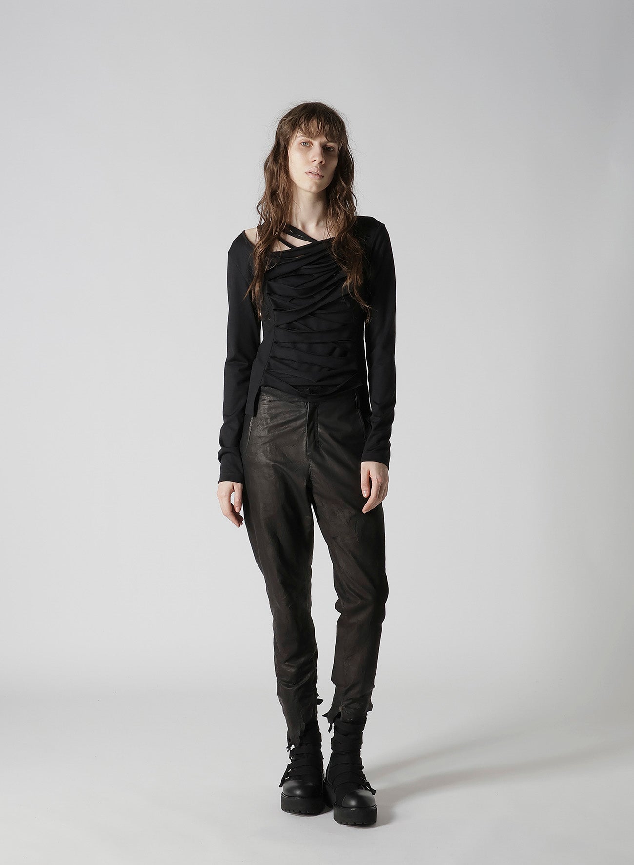 PLAIN STITCH SLIT CROSS T-SHIRT