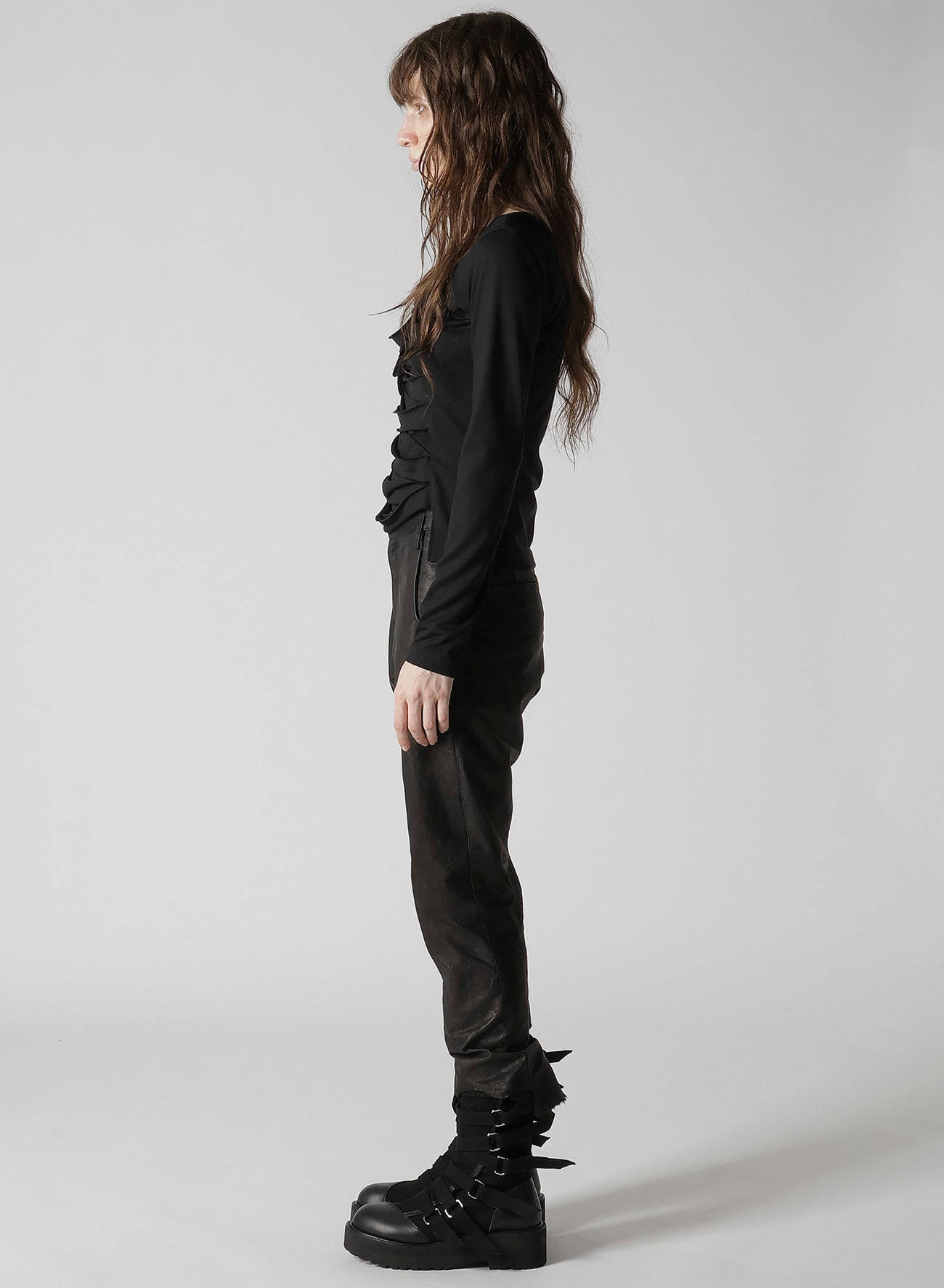 PLAIN STITCH SLIT CROSS T-SHIRT