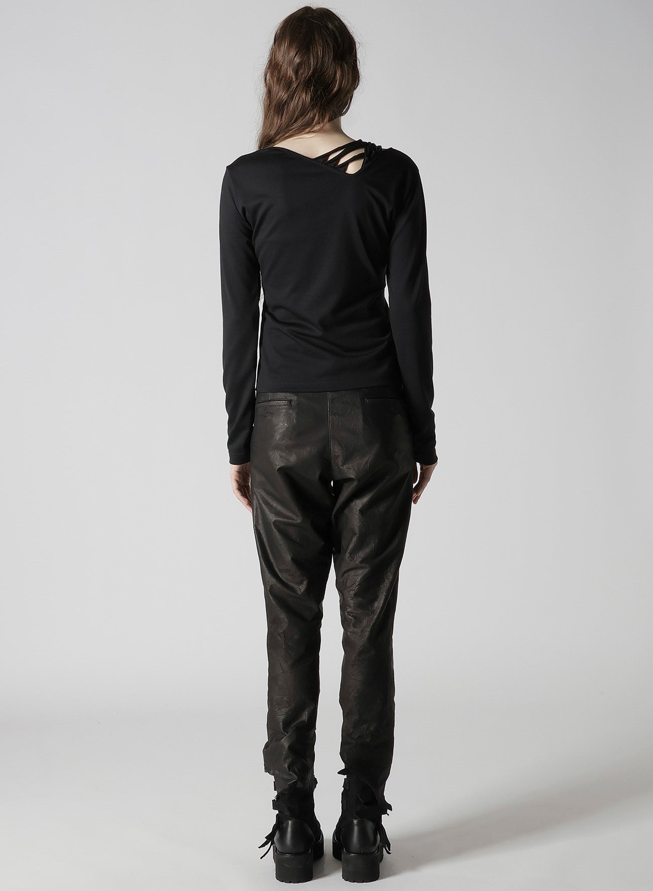 PLAIN STITCH SLIT CROSS T-SHIRT