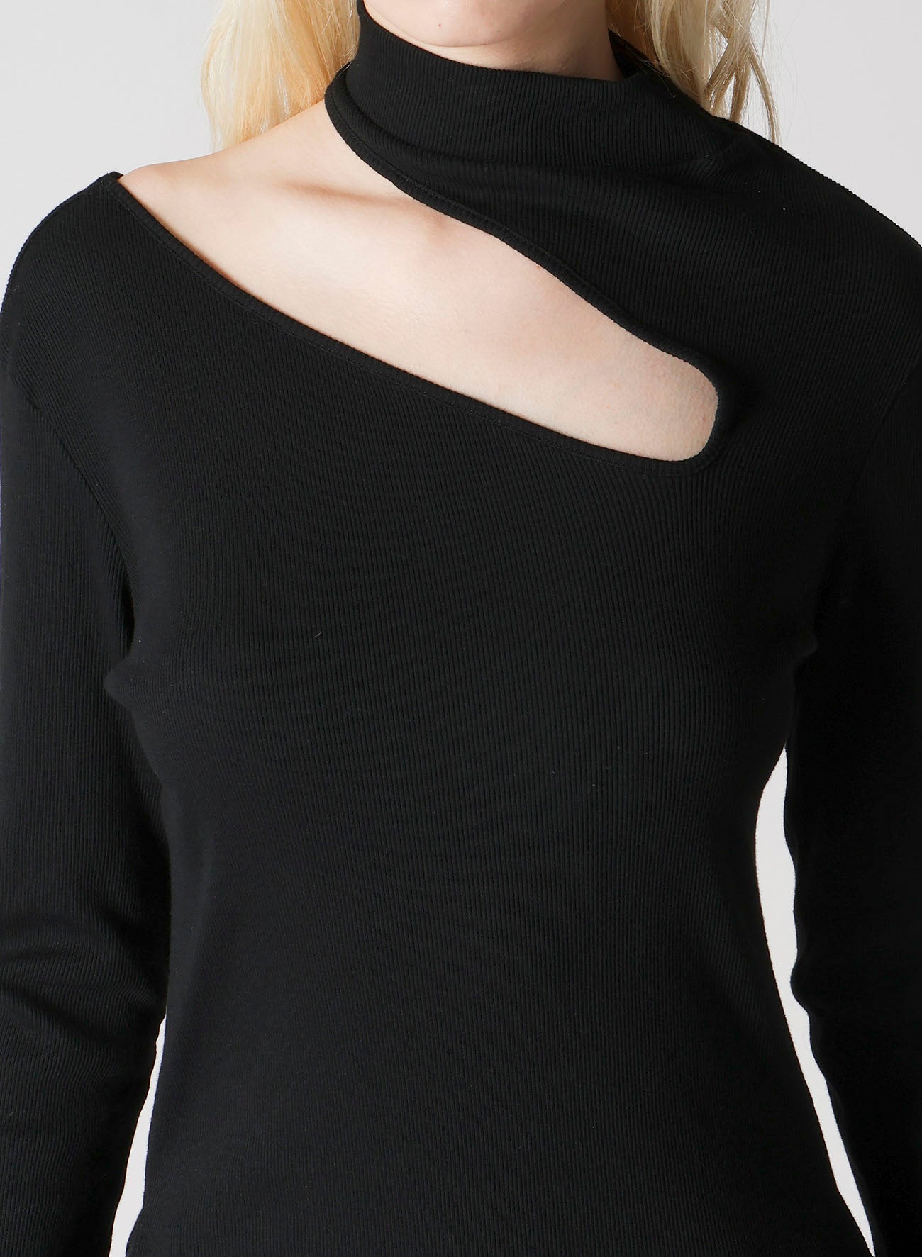 COTTON RAYON RIB SLIT HIGH NECK T-SHIRT