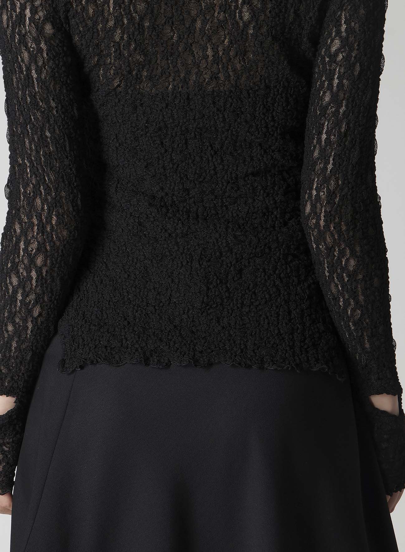 FLOWER SHIRRING SLIT HIGH NECK T-SHIRT