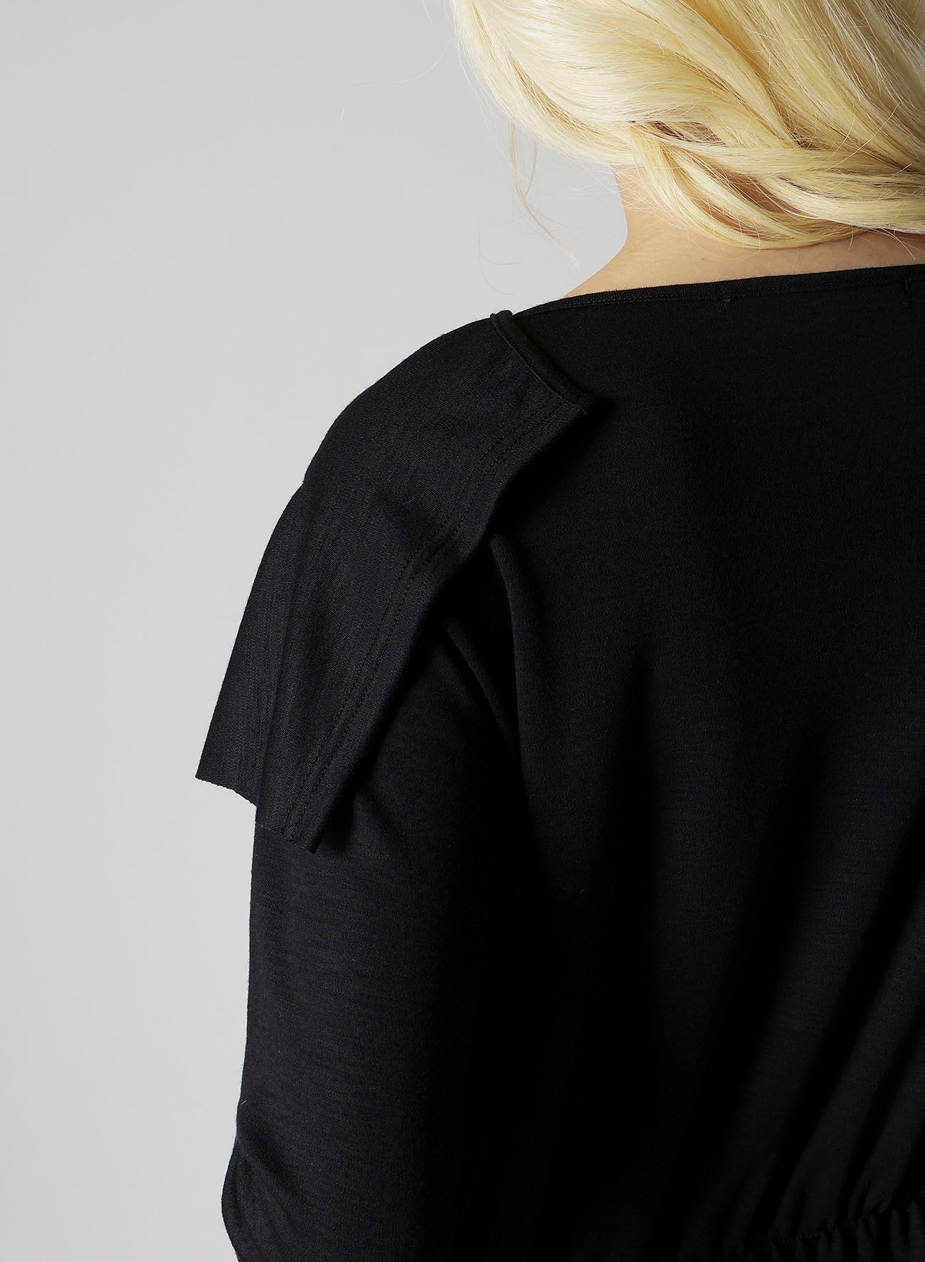 WOOL SMOOTH GATHER ASYMMETRY T-SHIRT
