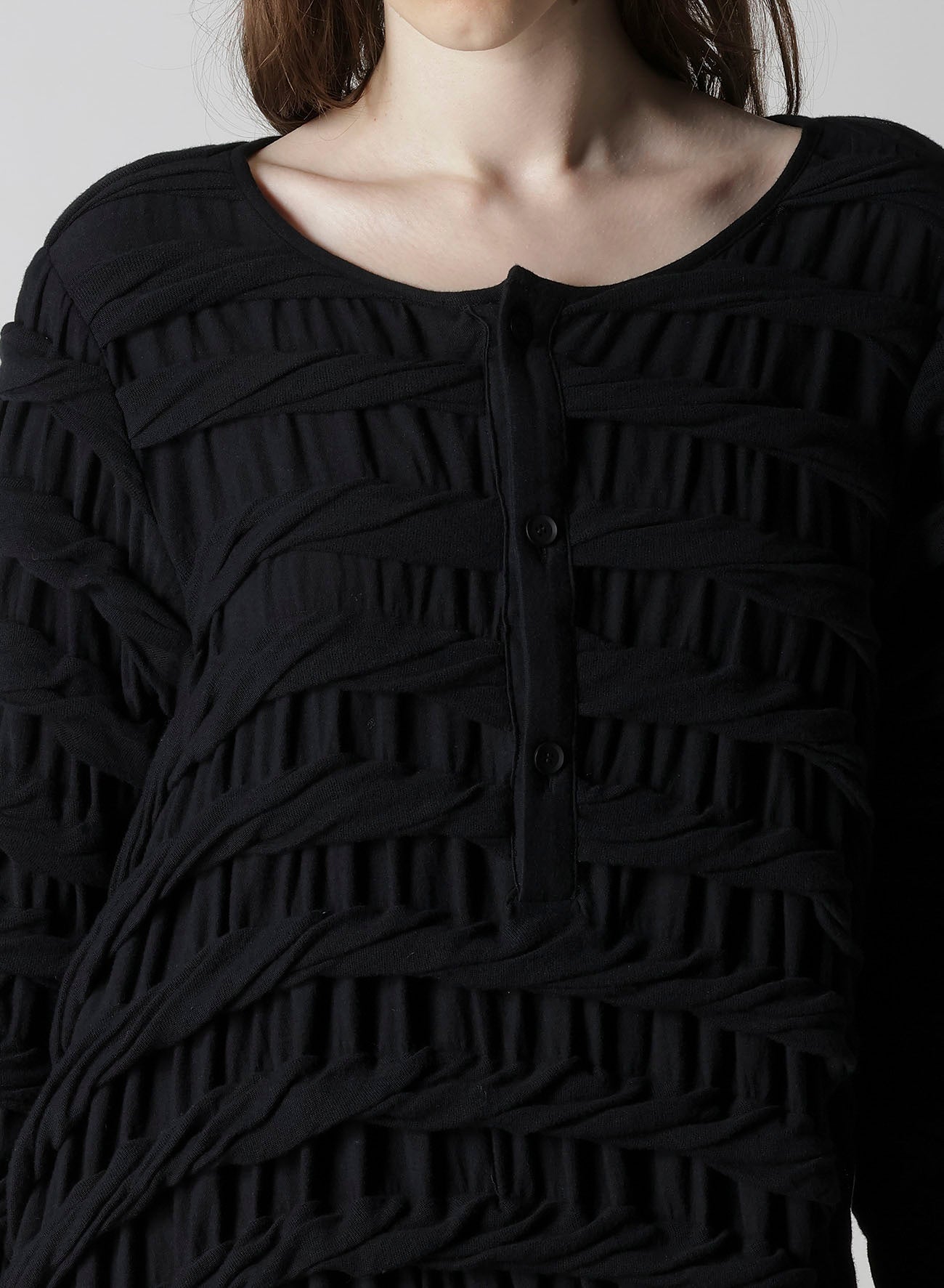 TWIST JACQUARD HEM DRAPE T-SHIRT