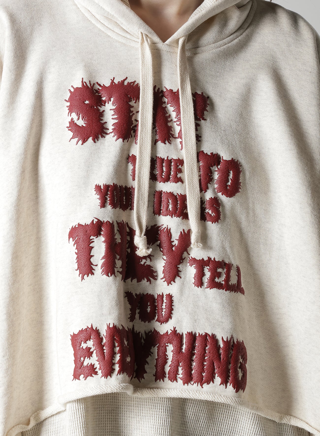 STAY TRUE PRINT LAYERED SHORT HOODIE