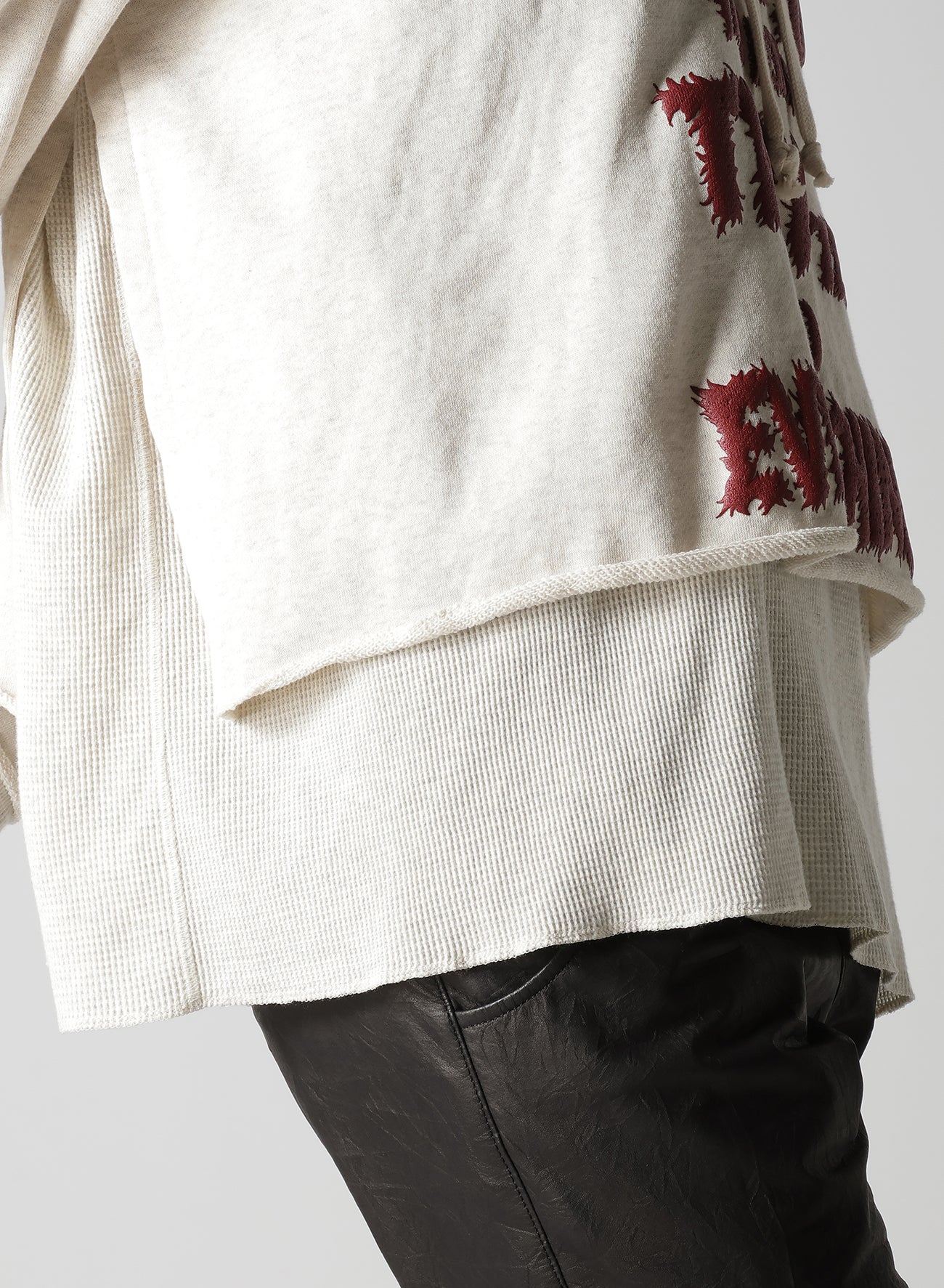 STAY TRUE PRINT LAYERED SHORT HOODIE