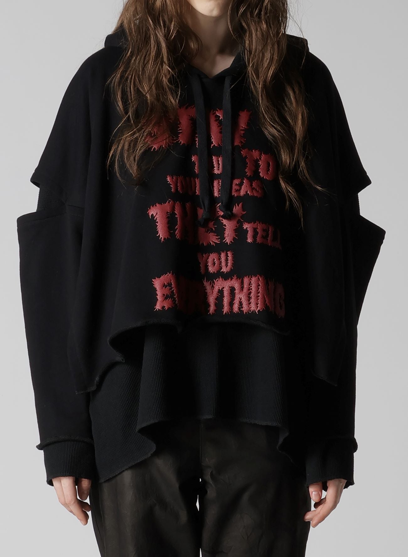 STAY TRUE PRINT LAYERED SHORT HOODIE