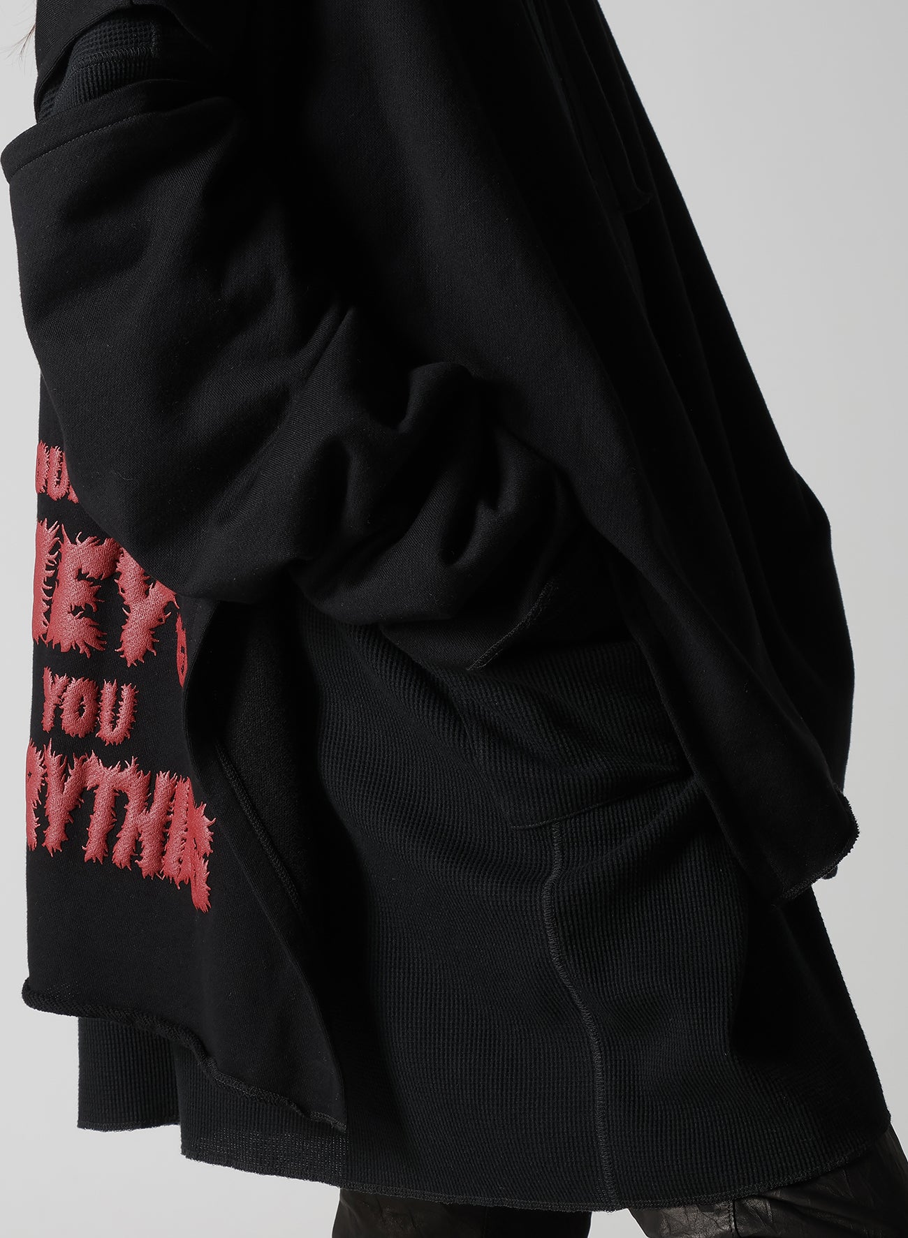 STAY TRUE PRINT LAYERED SHORT HOODIE