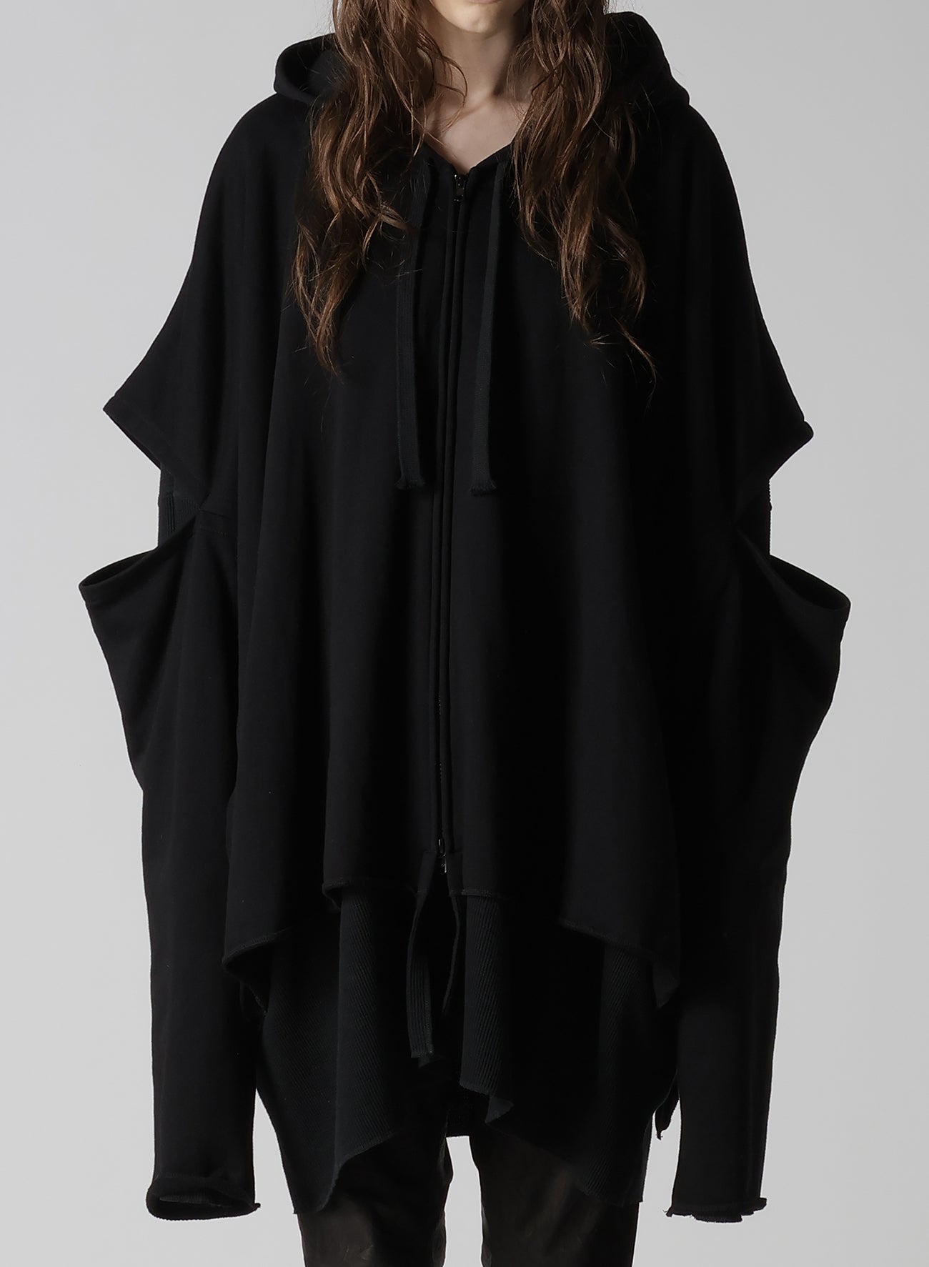 STAY TRUE PRINT LAYERED SHORT HOODIE
