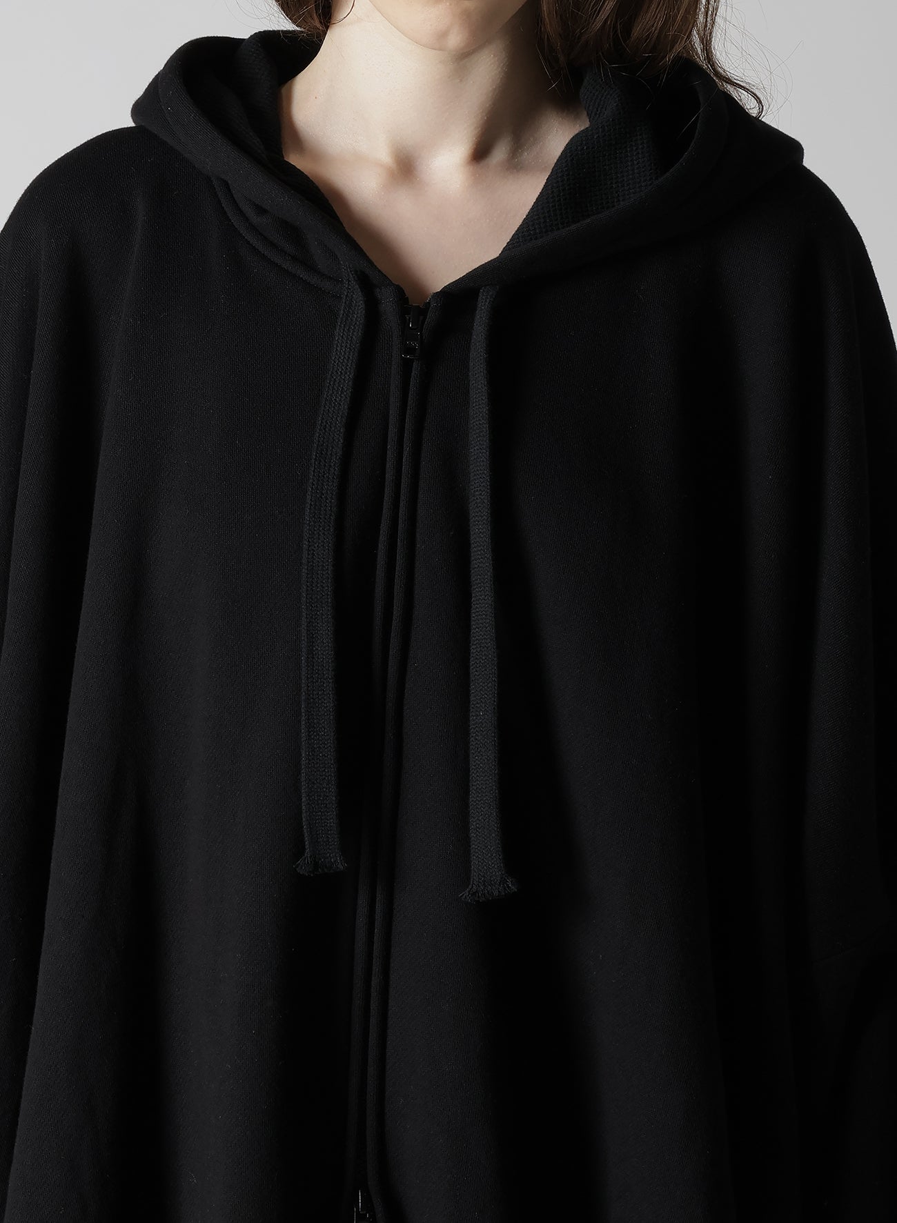STAY TRUE PRINT LAYERED SHORT HOODIE