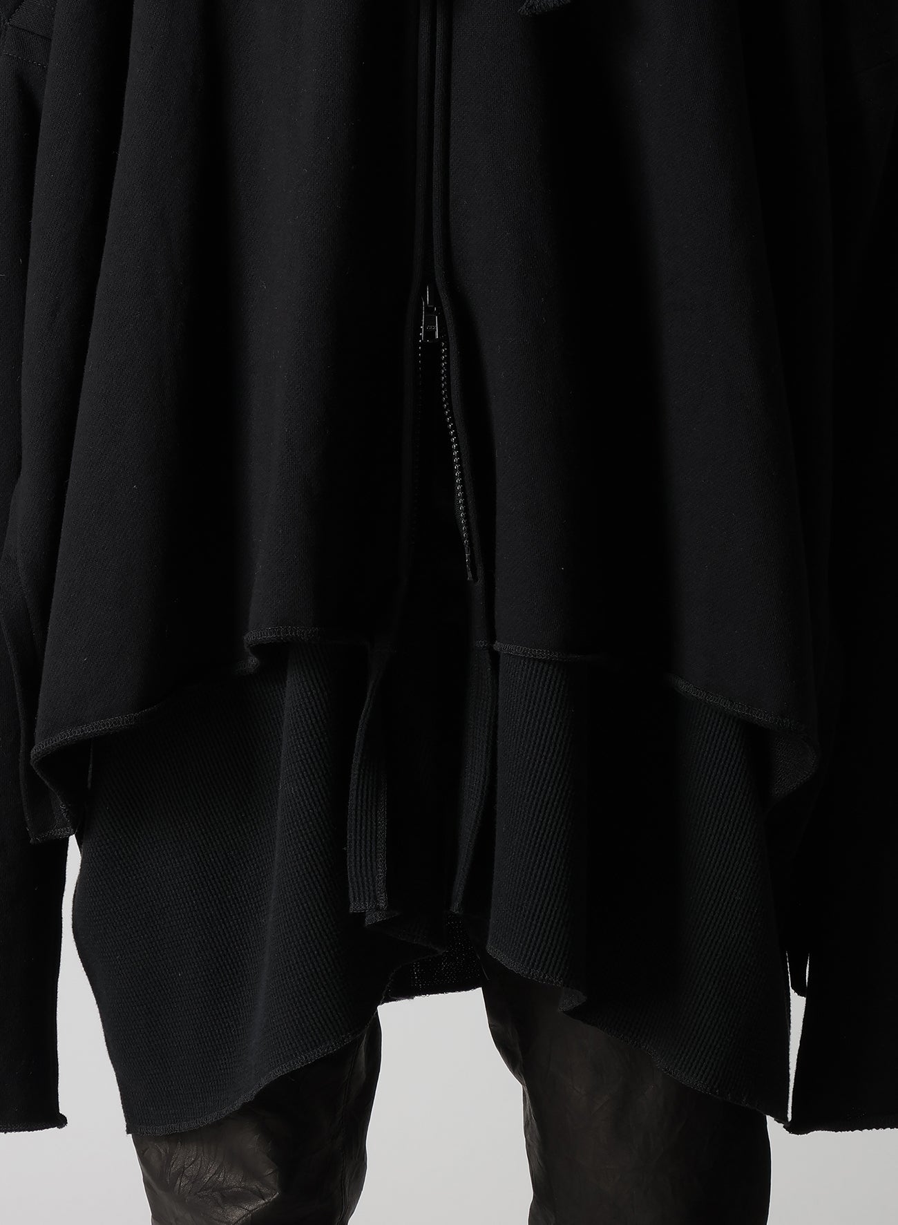 STAY TRUE PRINT LAYERED SHORT HOODIE
