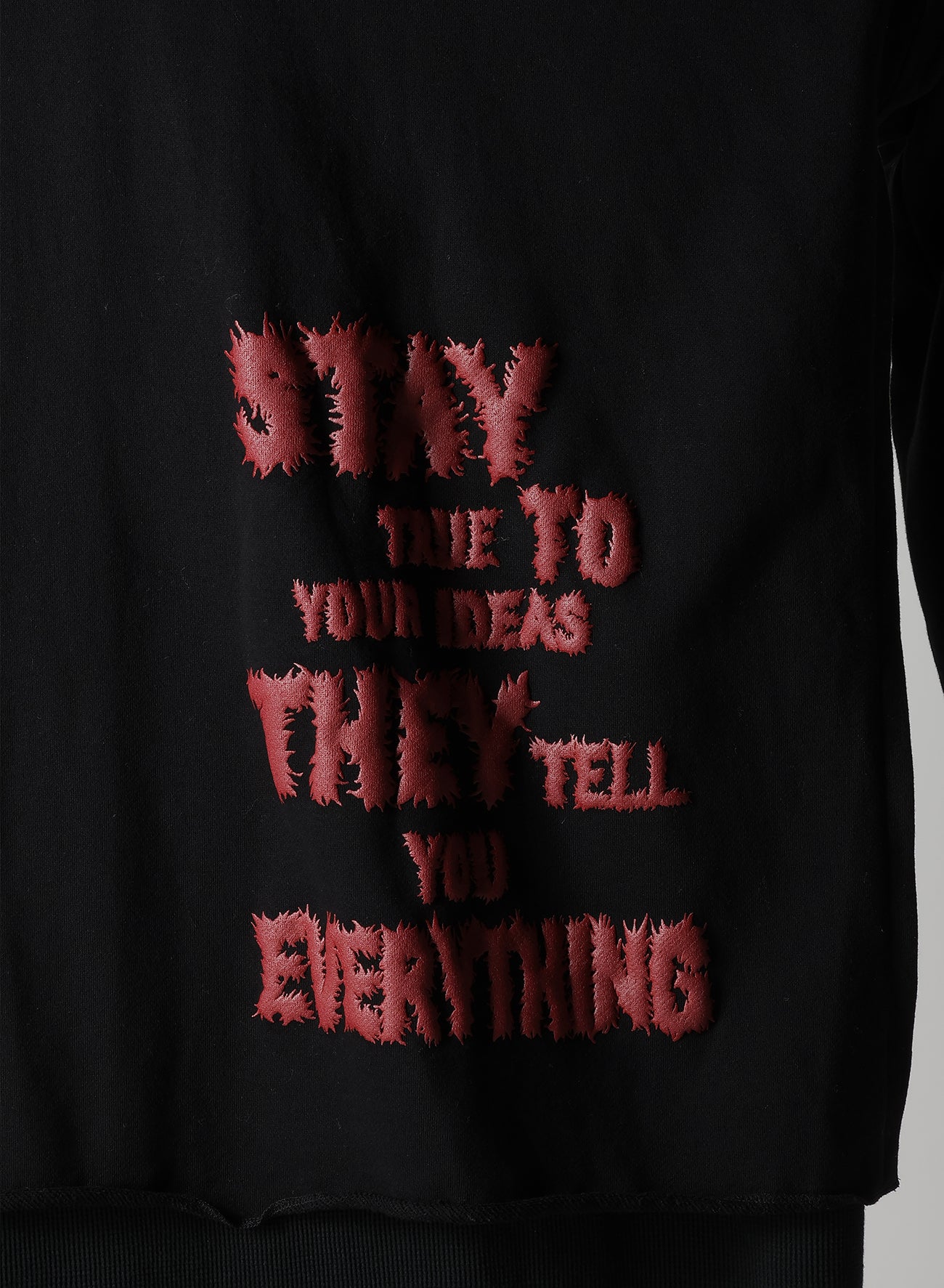STAY TRUE PRINT LAYERED SHORT HOODIE