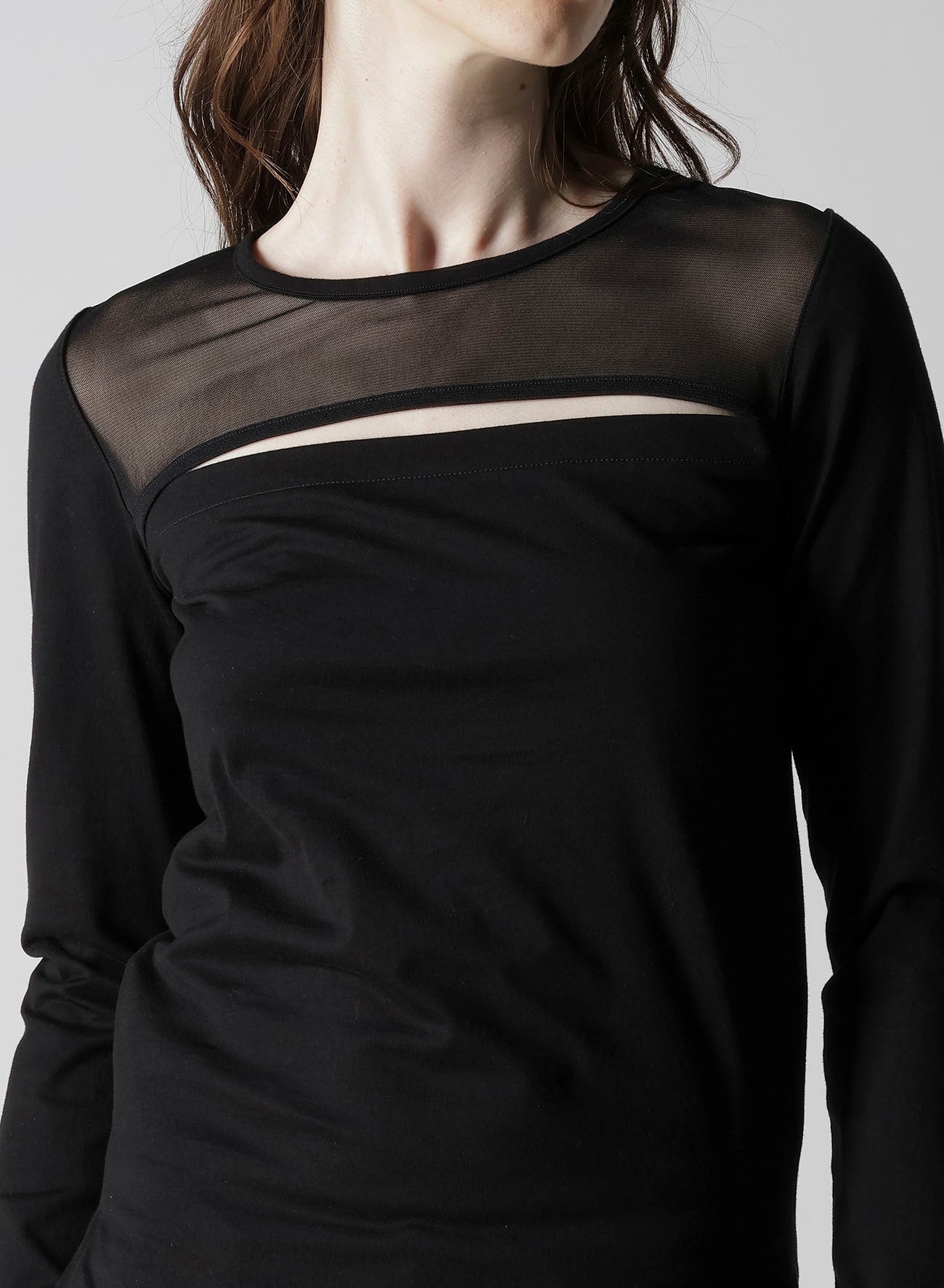PLAIN STITCH +TULLE SLIT CHEST LONG SLEEVE T-SHIRT