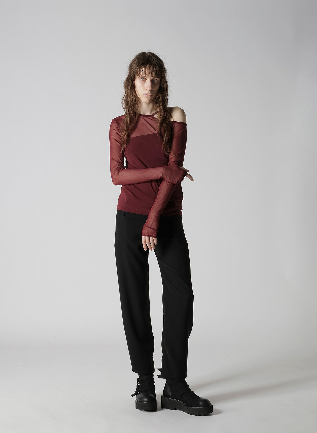 TULLE TIGHT OPEN SHOULDER T-SHIRT