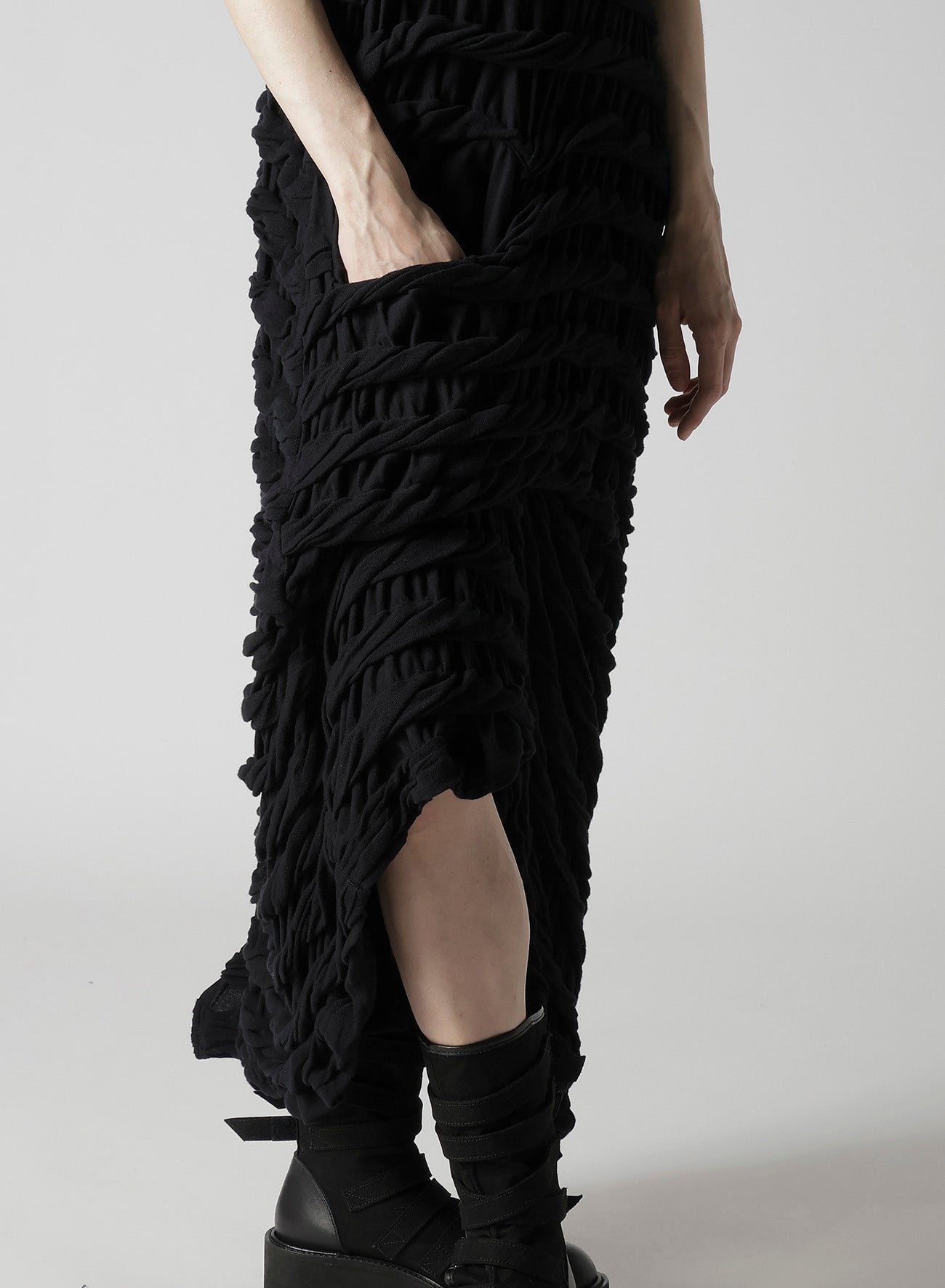 TWIST JACQUARD IRREGULAR HEM SKIRT