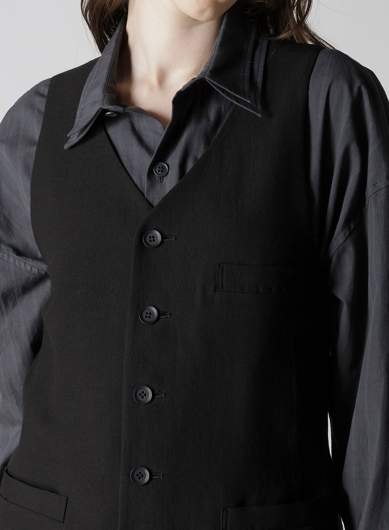 MILLED GABARDINE DARTS VEST