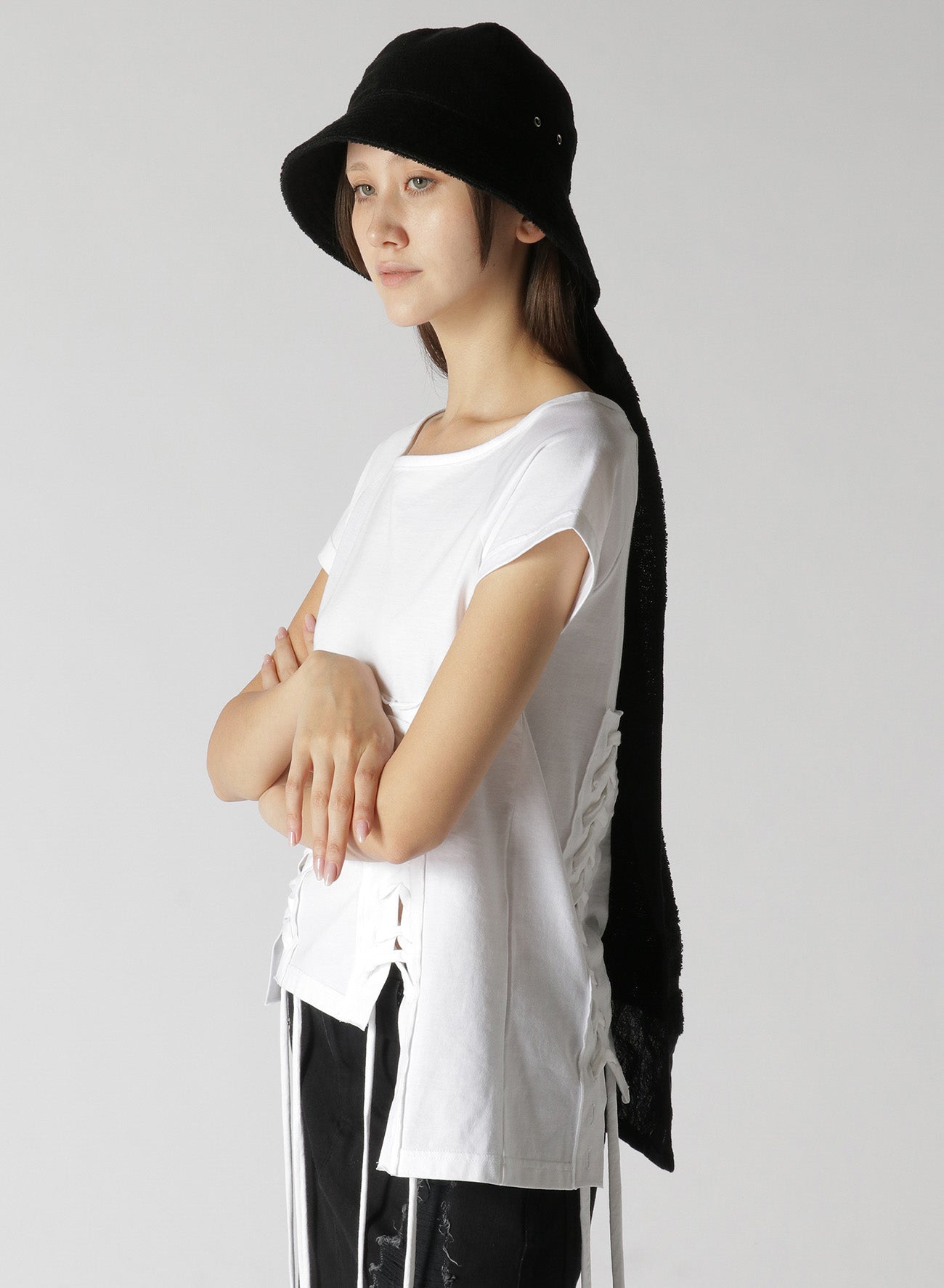 BLENDED LINEN PILE FLAT HAT WITH ATTACHED LOGO TOWEL