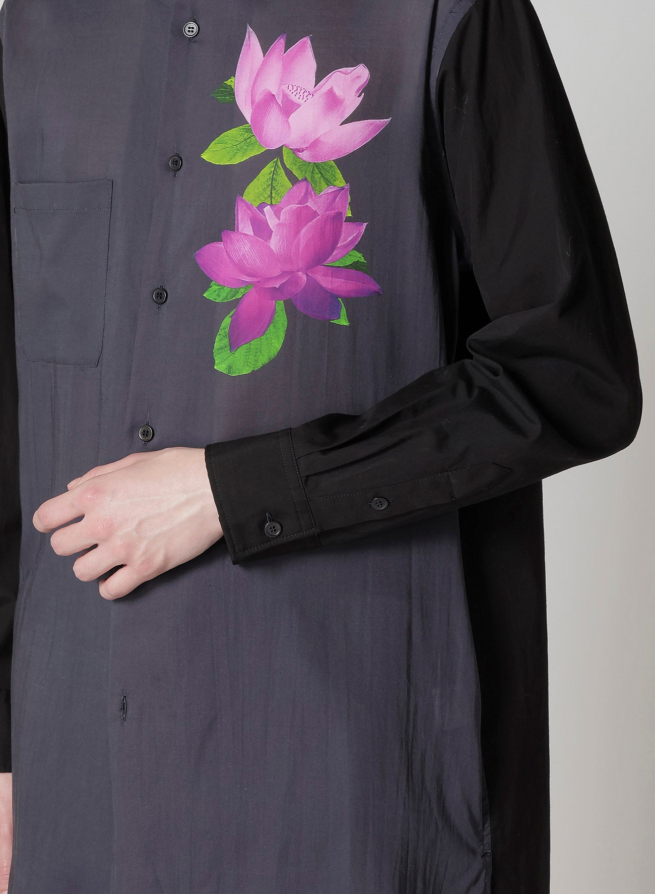 DOUBLE-COLLAR SHIRT IN BROAD AND CELLULOSE – GRAY LOTUS
