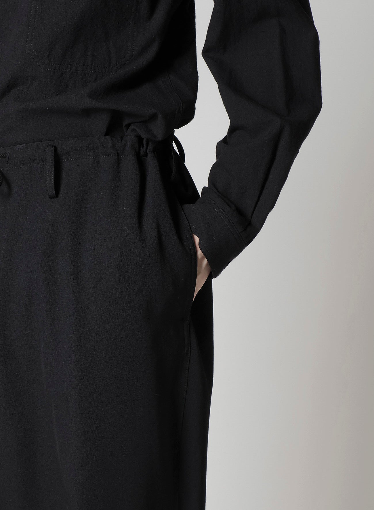 WOOL GABARDINE WIDE STRING PANTS