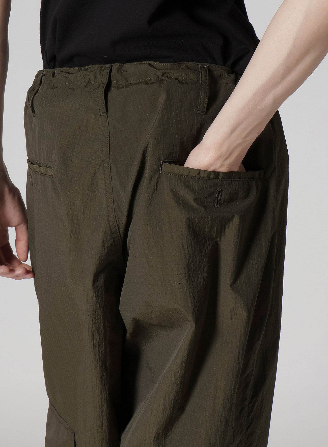 NYLON RIPSTOP SIDE-TUCK DRAWSTRING PANTS