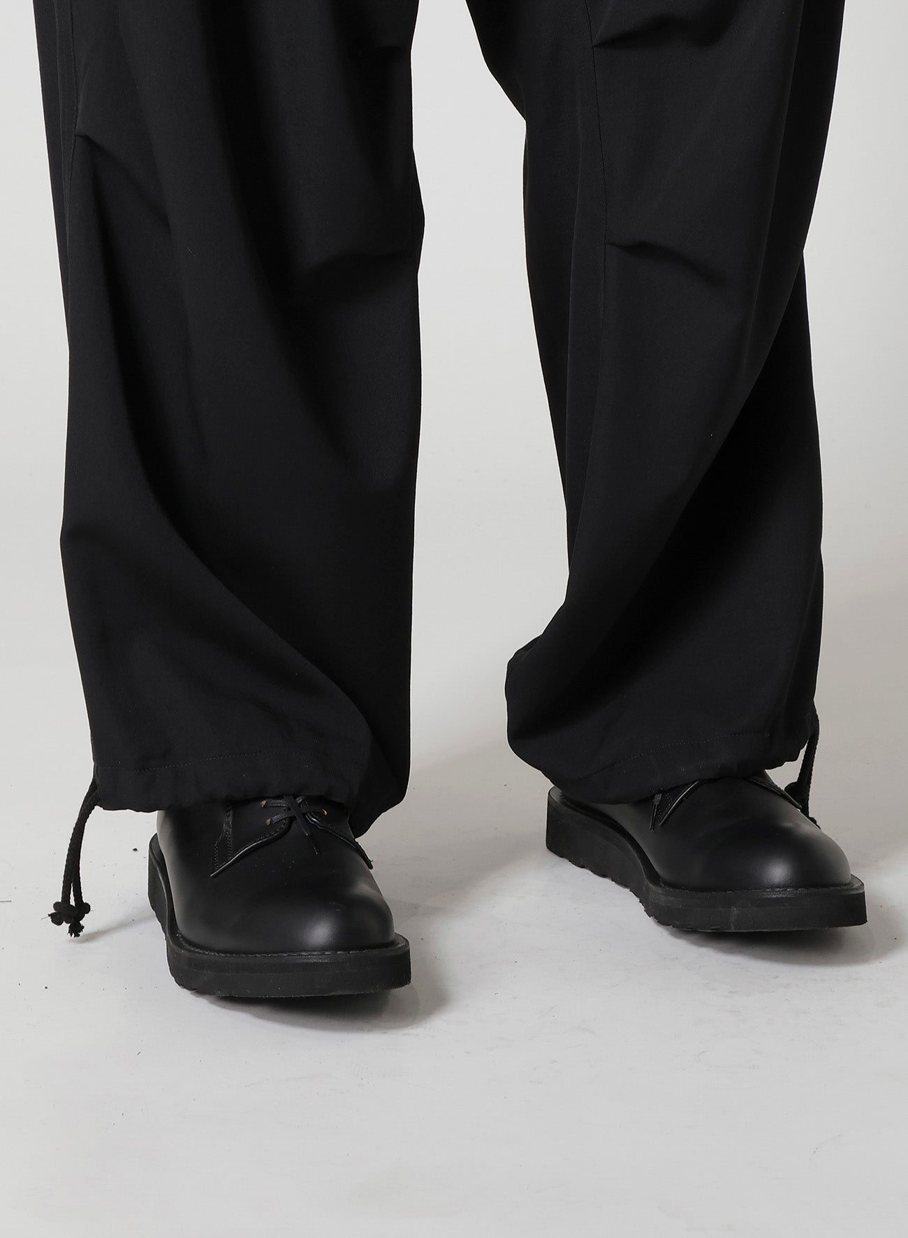 WOOL GABARDINE CARGO PANTS