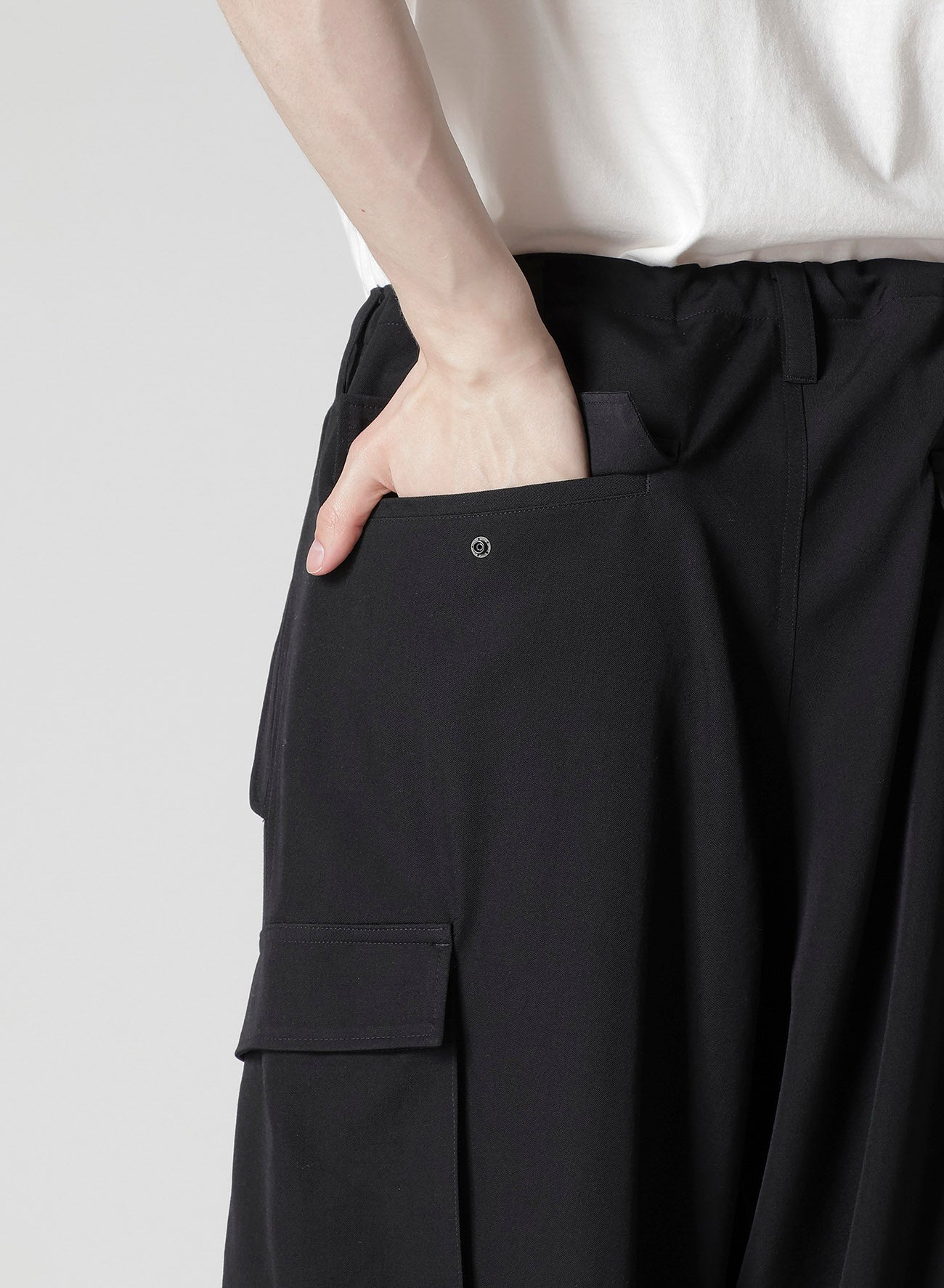 WOOL GABARDINE CARGO PANTS