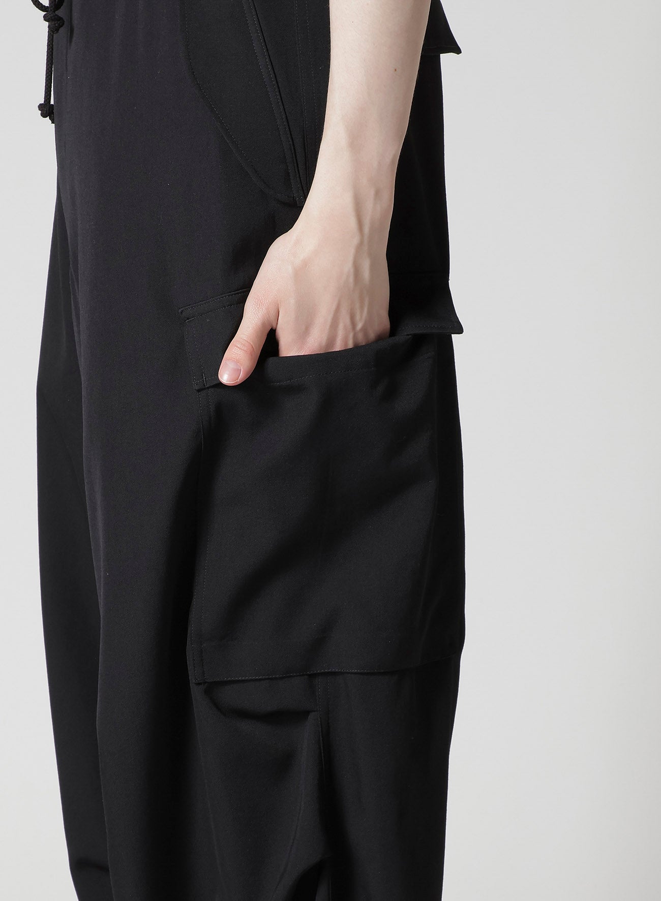 WOOL GABARDINE CARGO PANTS